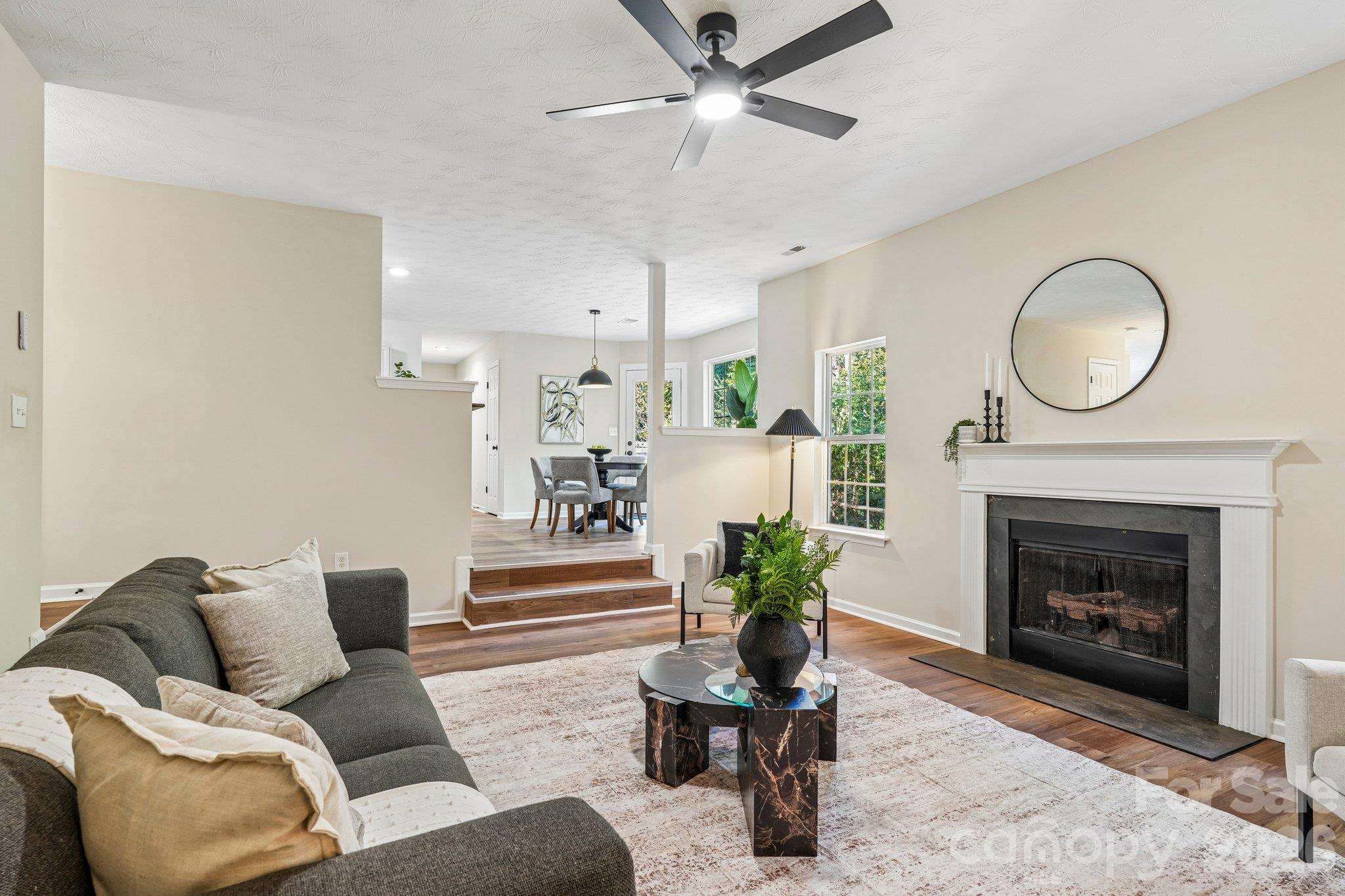 Single Family Residence at 5102 Eagle Creek Drive, Charlotte, photo 7 of 38
