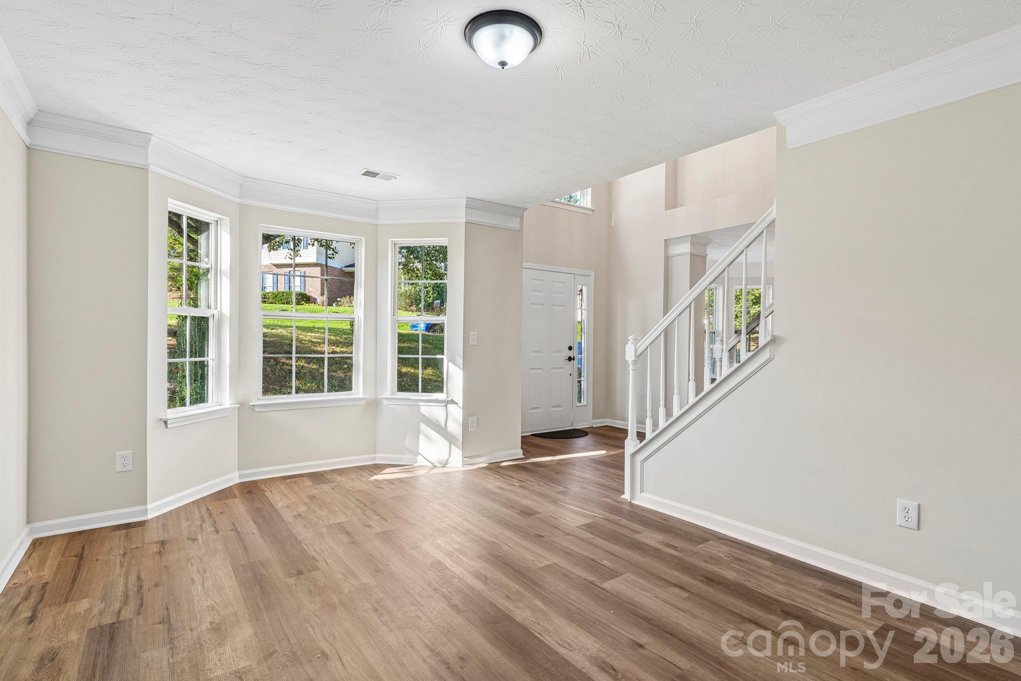 Single Family Residence at 5102 Eagle Creek Drive, Charlotte, photo 8 of 38