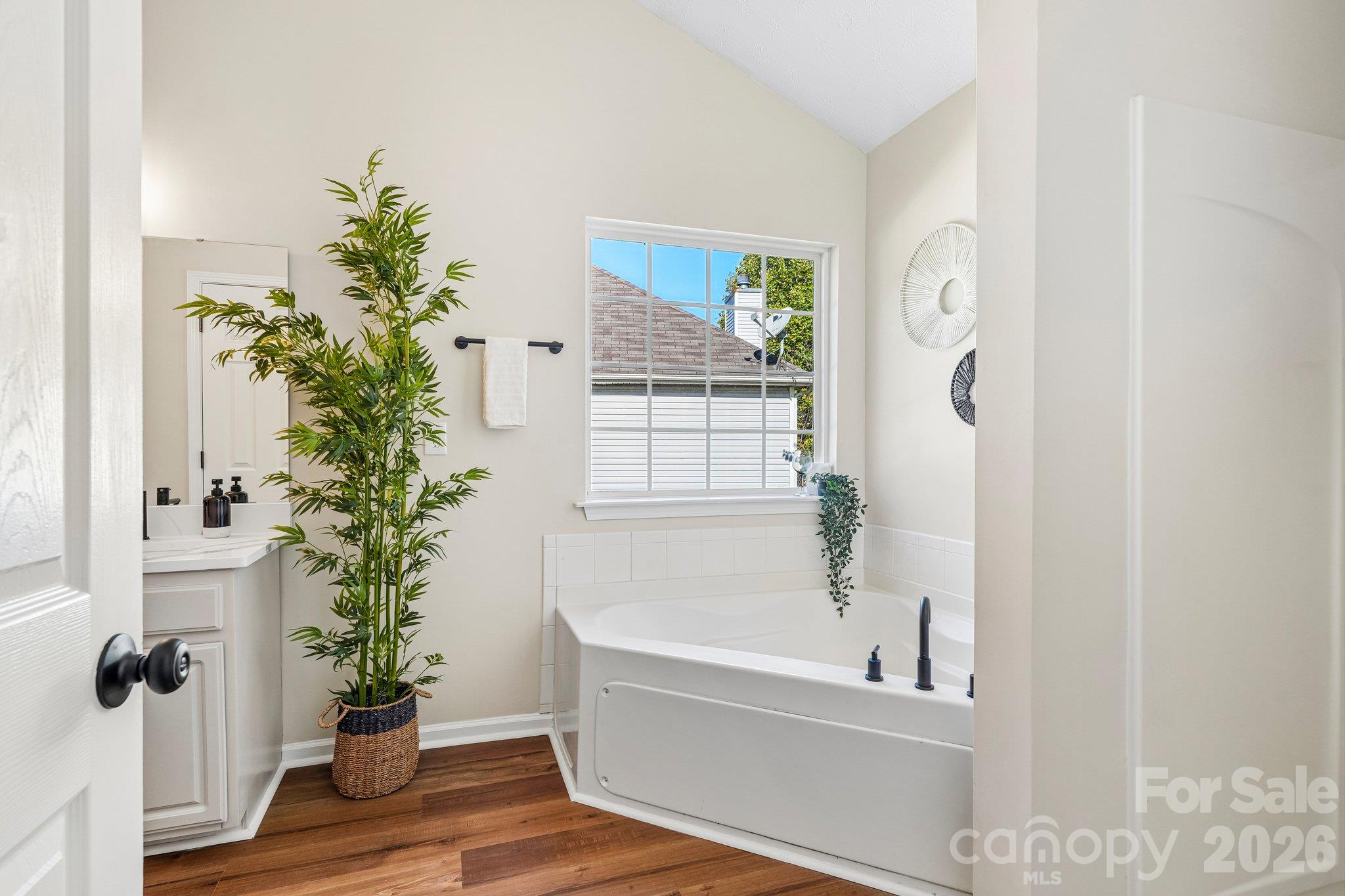 Single Family Residence at 5102 Eagle Creek Drive, Charlotte, photo 21 of 38