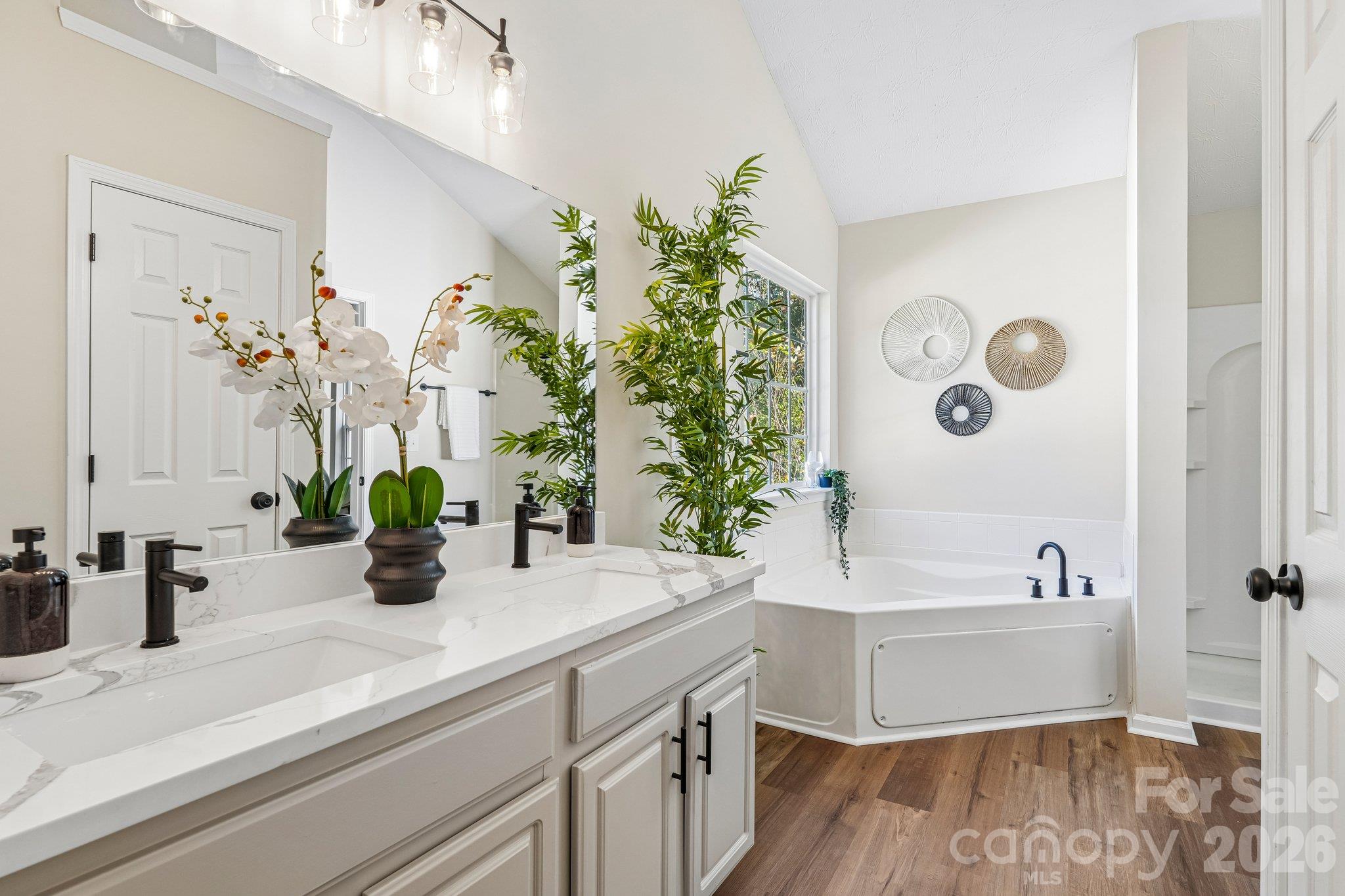 Single Family Residence at 5102 Eagle Creek Drive, Charlotte, photo 24 of 38