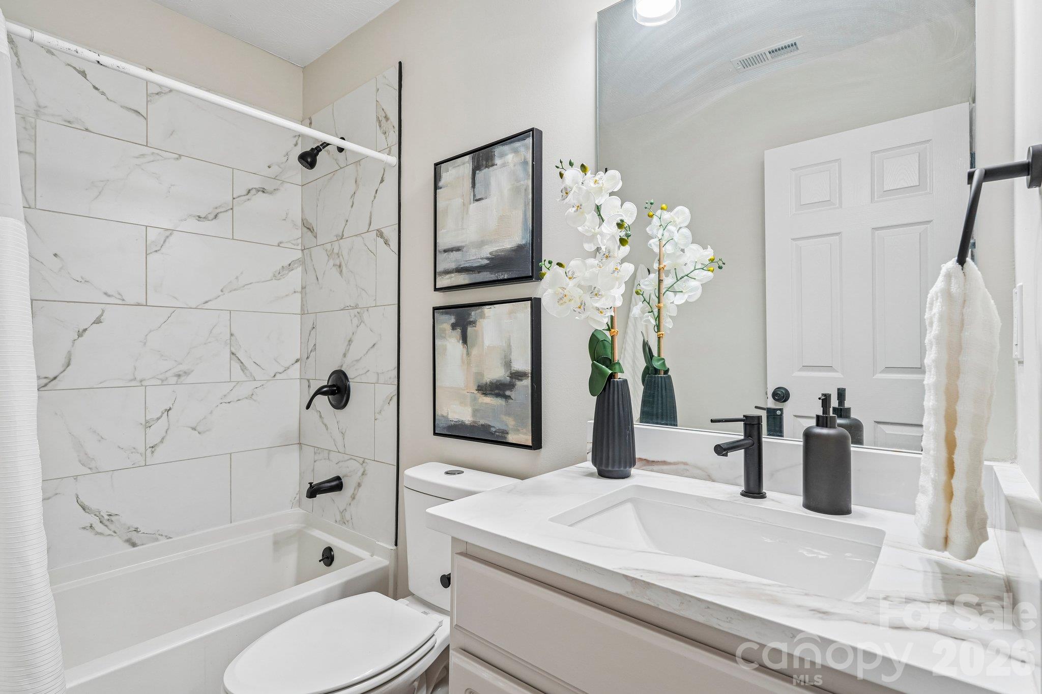 Single Family Residence at 5102 Eagle Creek Drive, Charlotte, photo 28 of 38