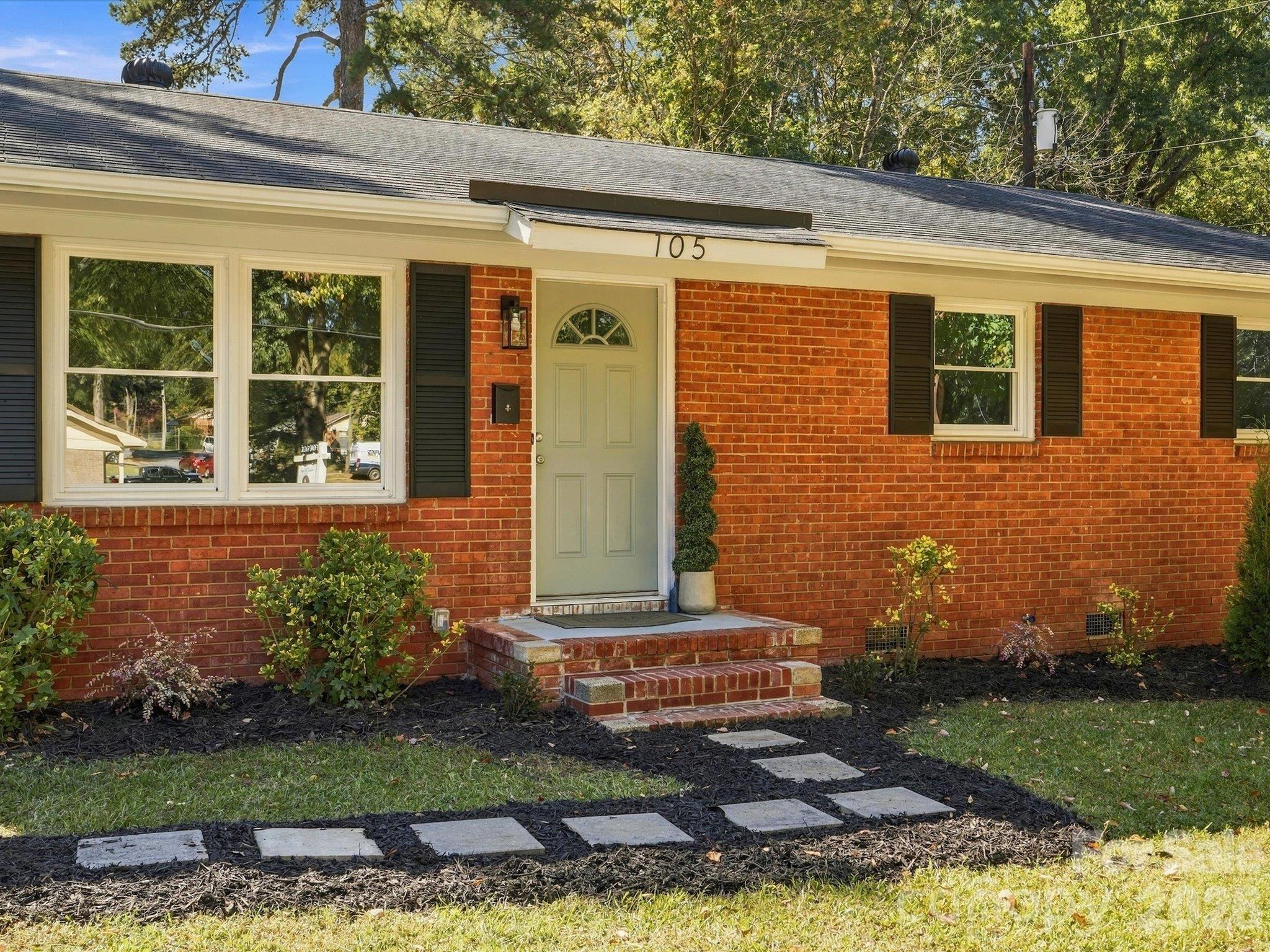 Single Family Residence at 105 McGee Street, Fort Mill, photo 5 of 30