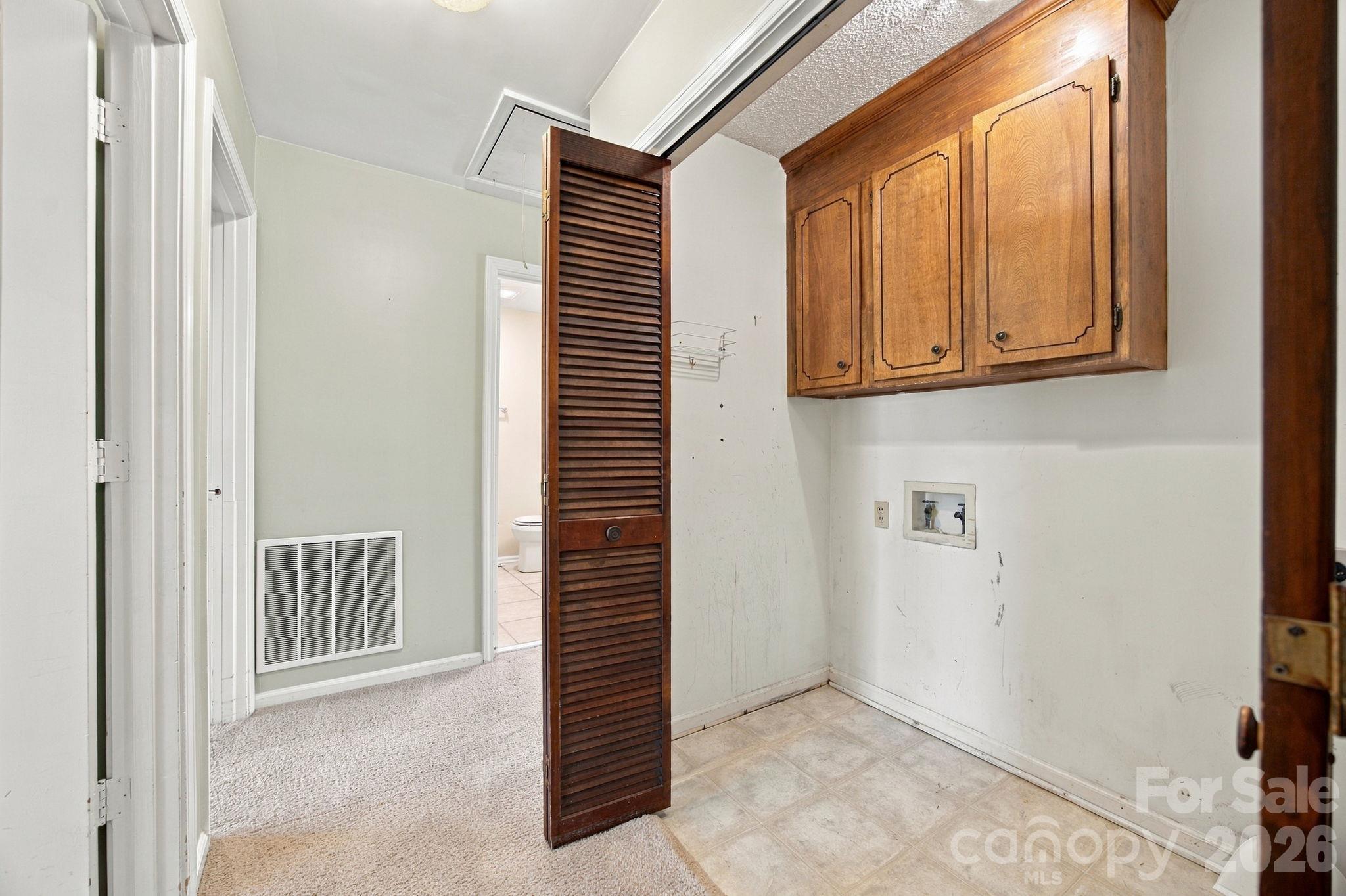 Single Family Residence at 610 Lancer Court NW, Concord, photo 24 of 48