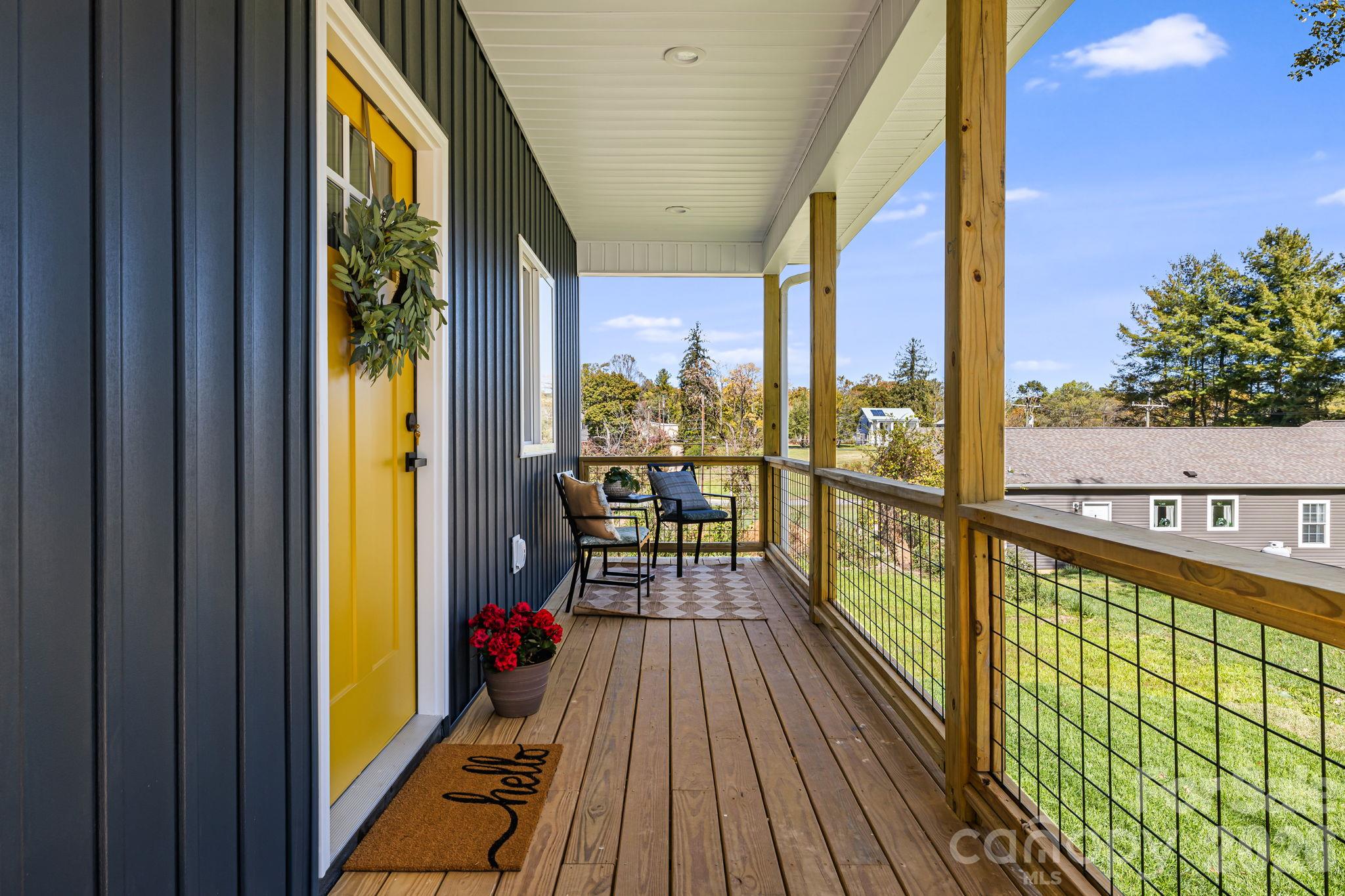 Single Family Residence at 118 Vance Street, Hendersonville, photo 6 of 27