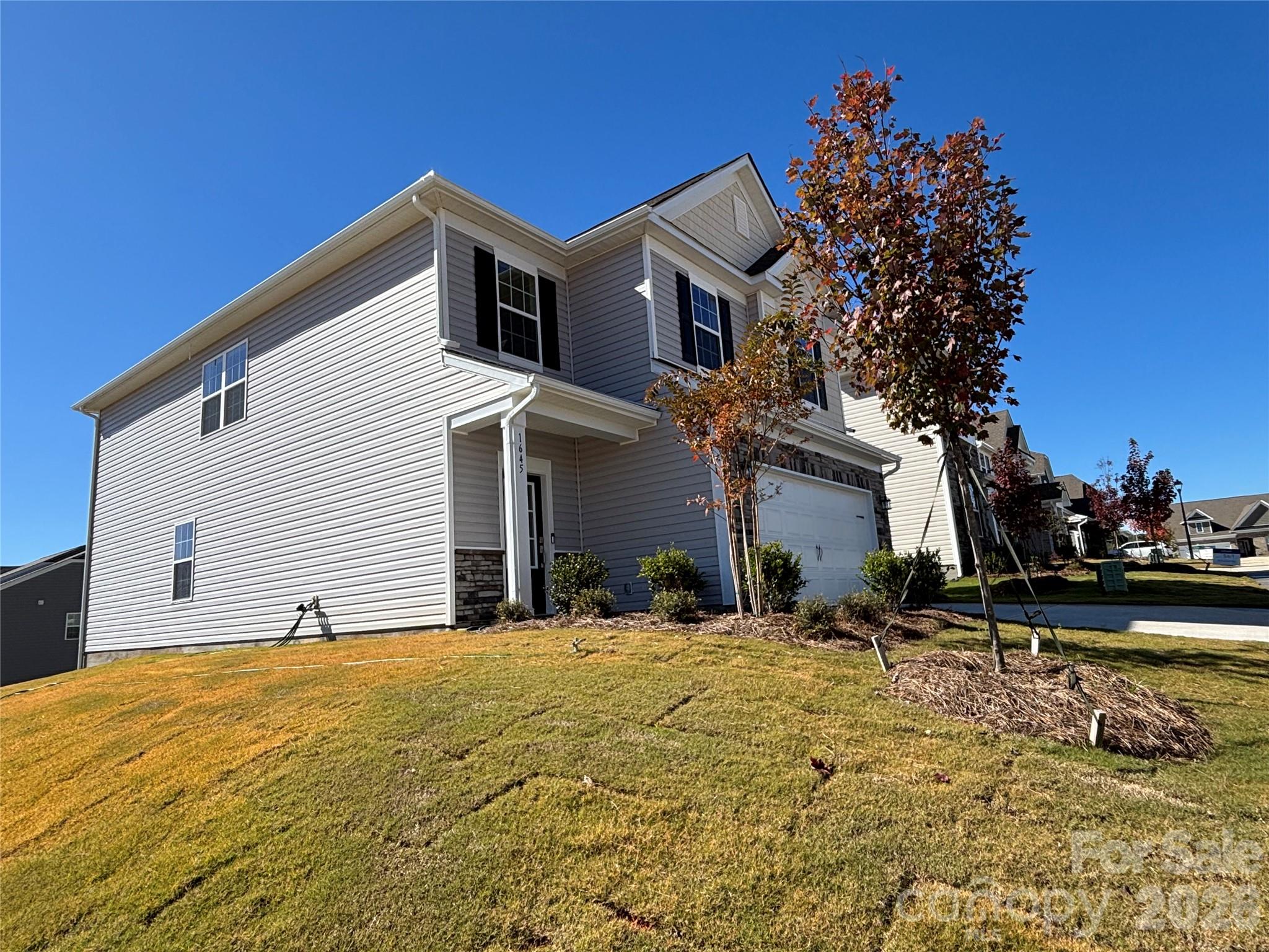 Who doesn't love a corner home? - 1645 Grassy Knoll Trail, Maiden