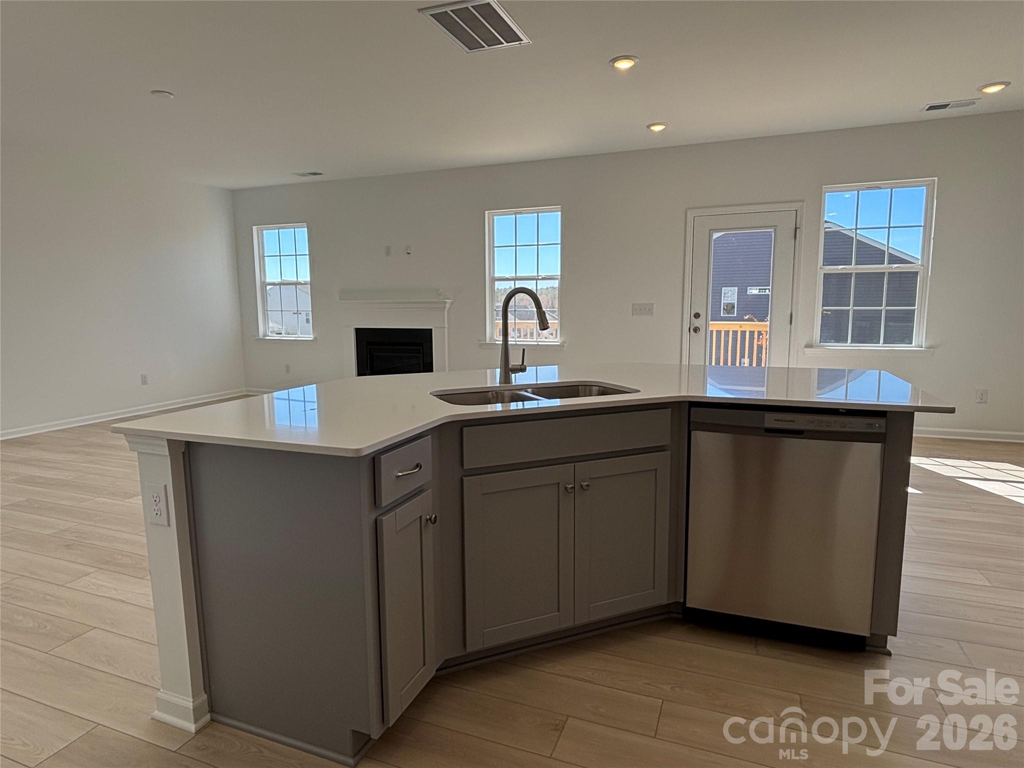 Wowweee, You can watch football from the kitchen too! - 1645 Grassy Knoll Trail, Maiden