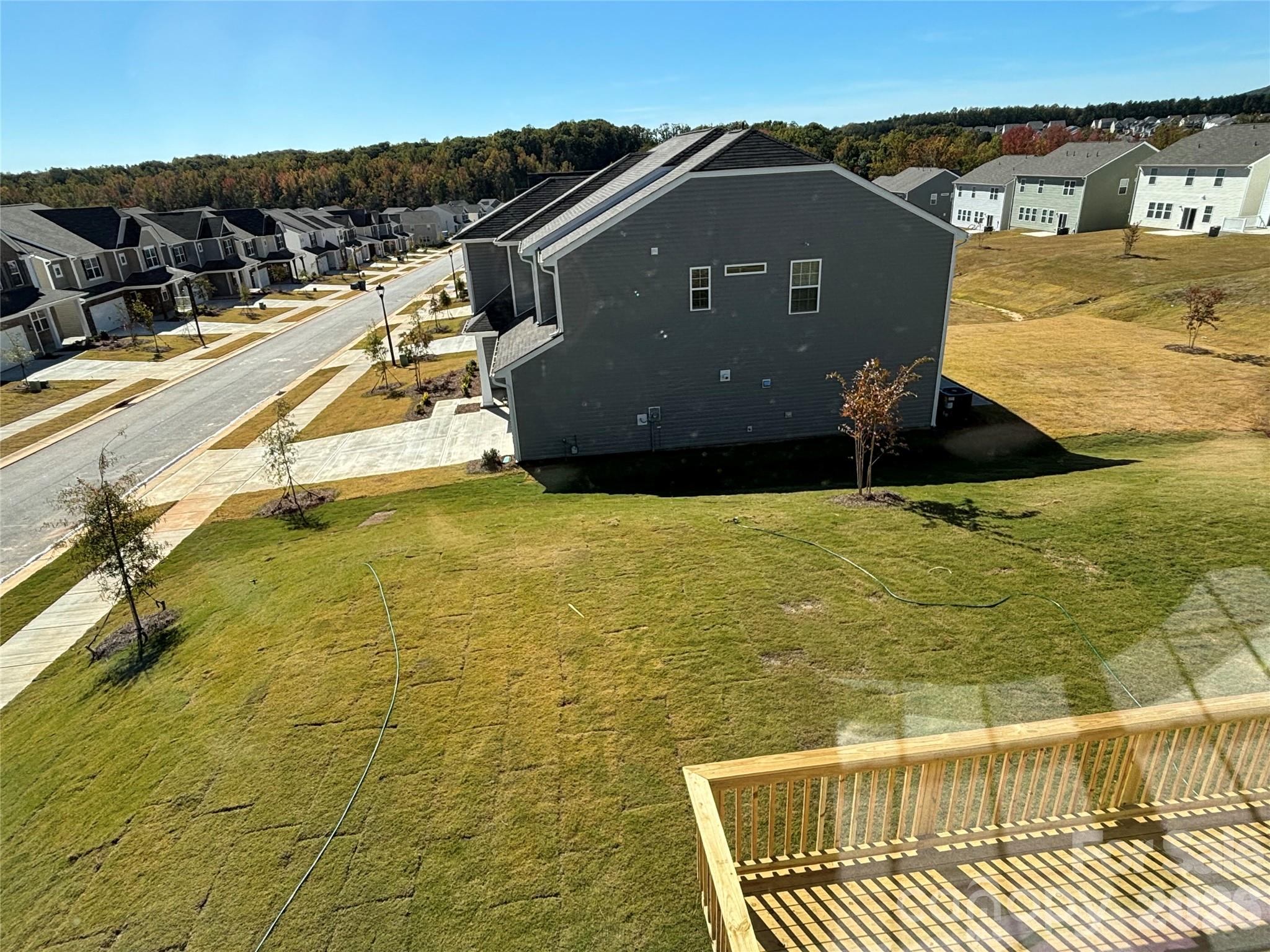 Nice yard to call your own! - 1645 Grassy Knoll Trail, Maiden