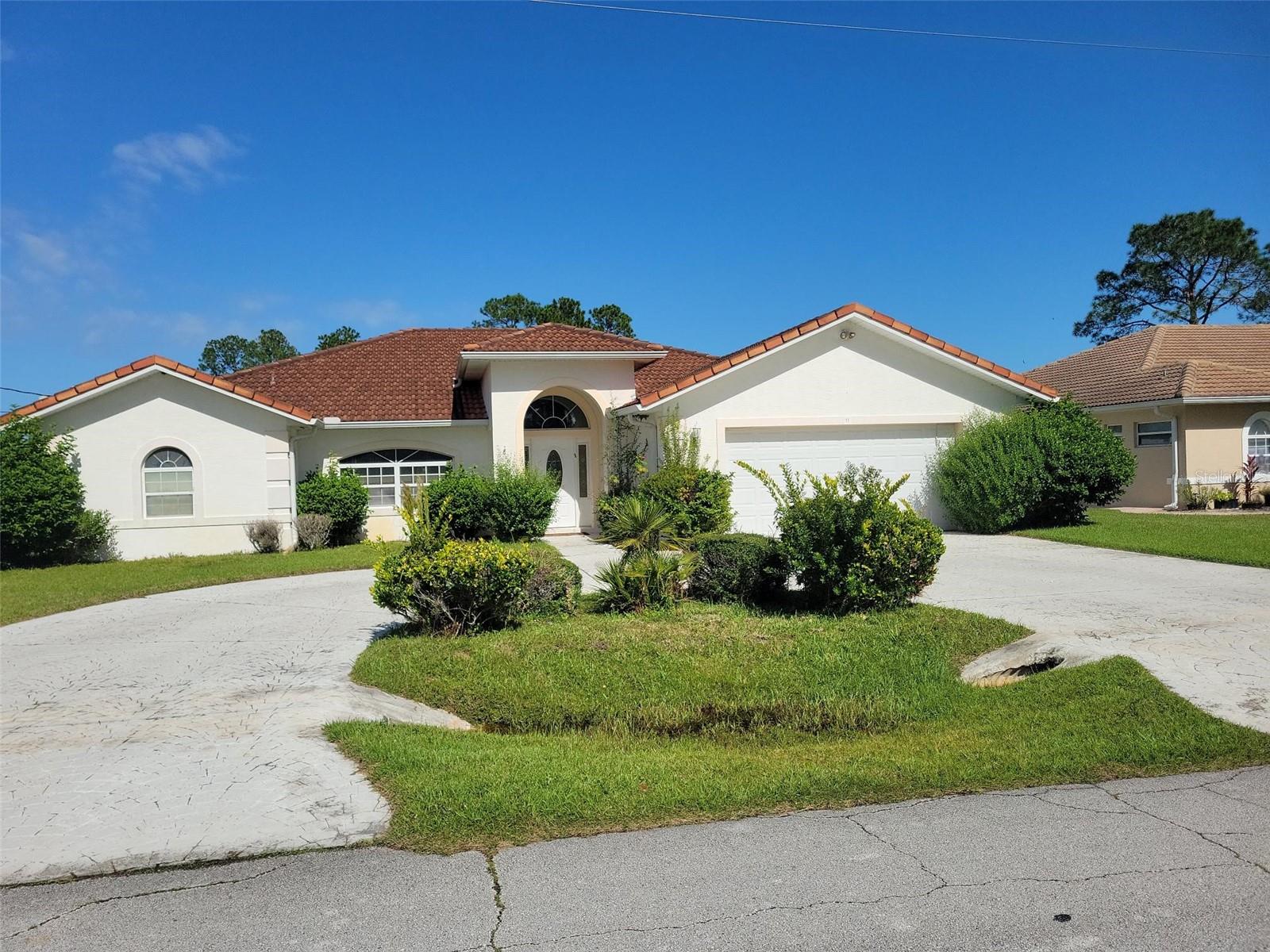 11 PRINCE WALTER LN