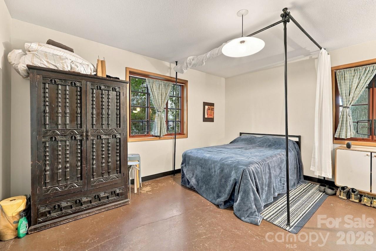 1st floor living area/retail - 297 Hillside Street, Asheville