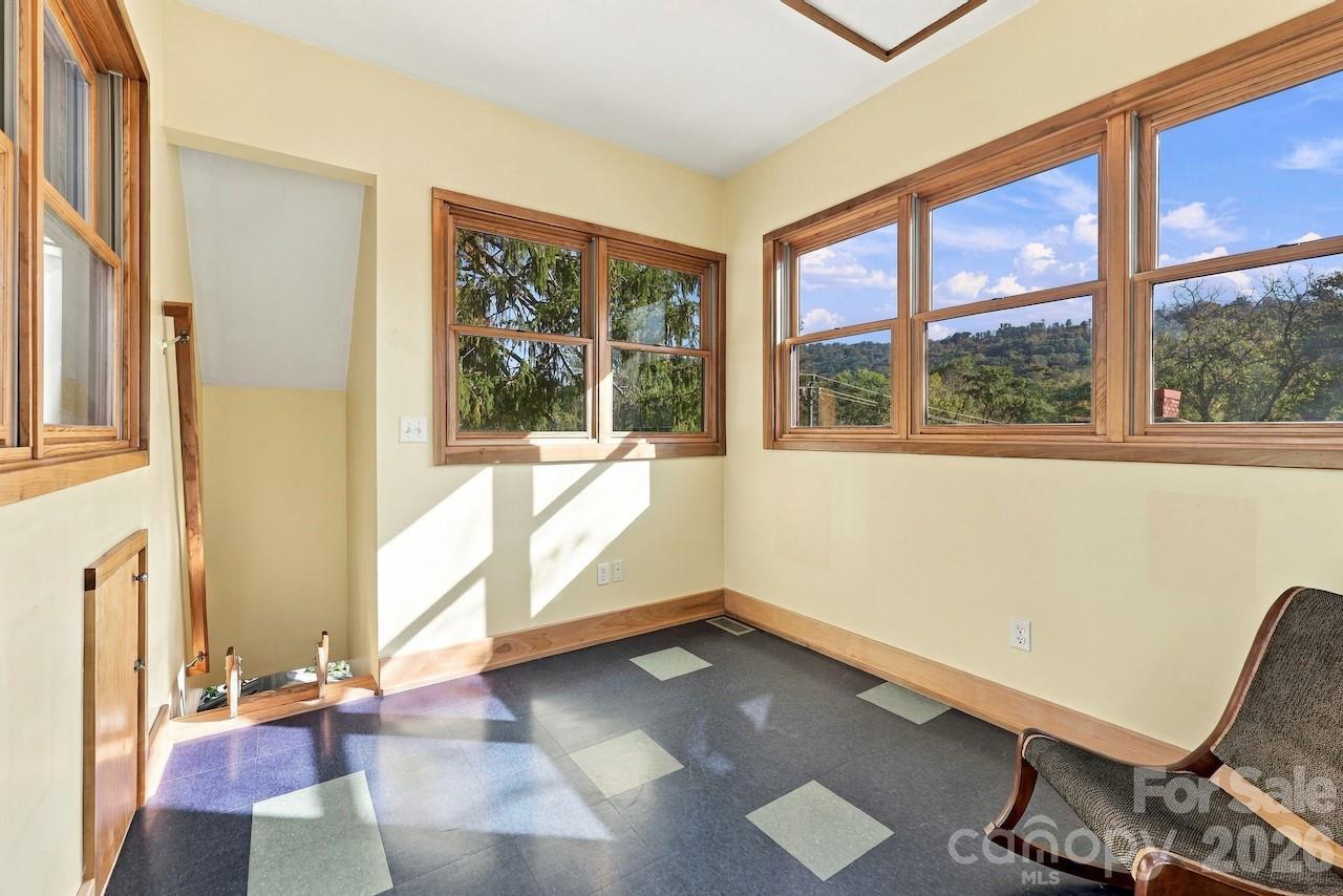 3rd floor loft with 360° views - 297 Hillside Street, Asheville