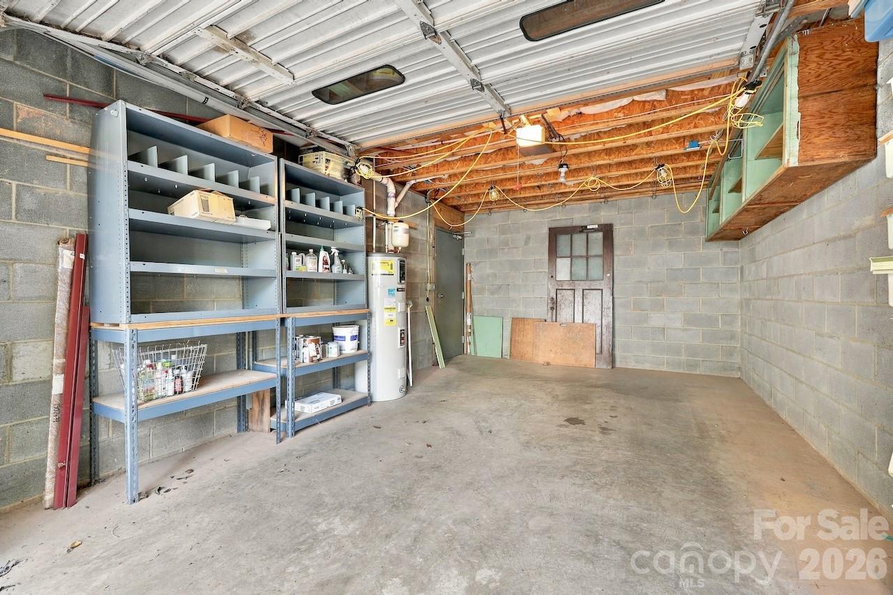 Single car garage - 297 Hillside Street, Asheville