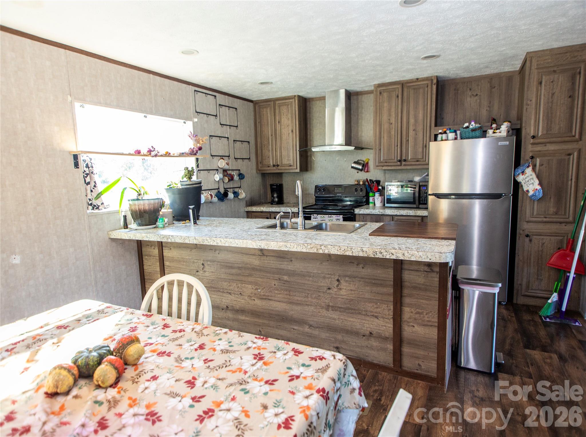 Single Family Residence at 104 Waynes Place, Kings Mountain, photo 4 of 19