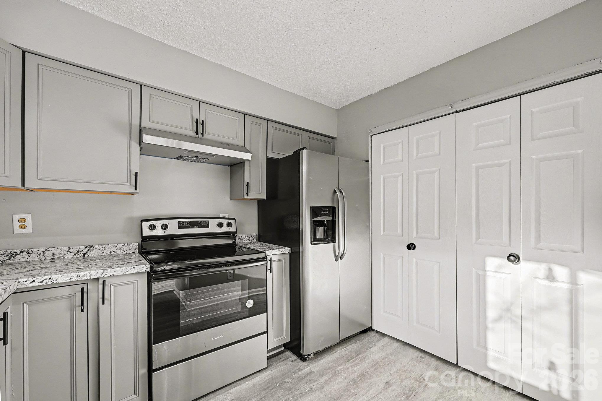 Townhouse at 6134 Bent Tree Court, Charlotte, photo 4 of 15