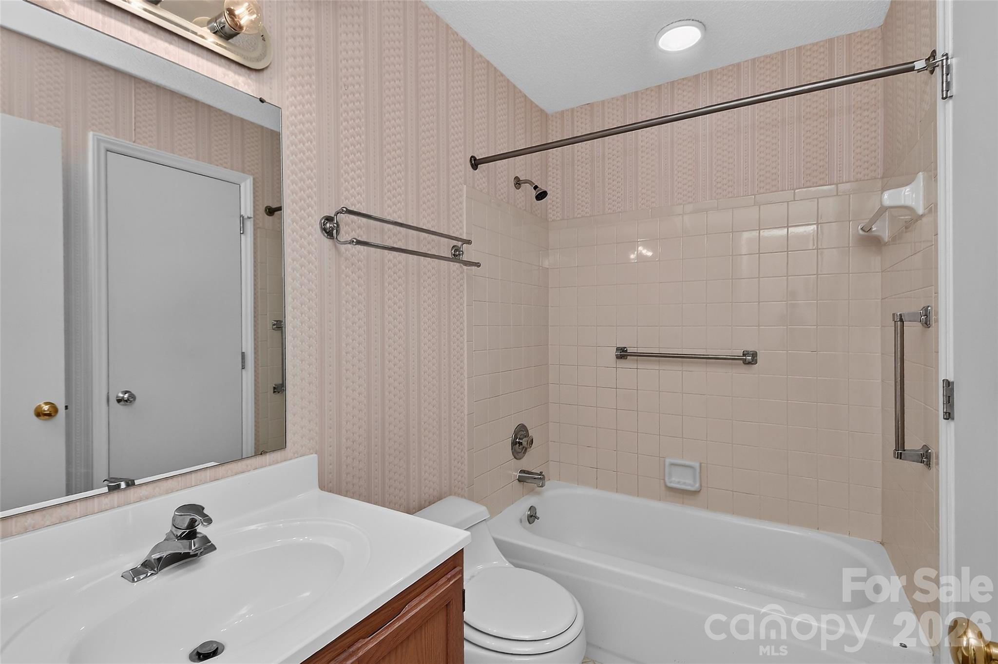 Condominium at 2559 Stockbridge Drive, Charlotte, photo 14 of 17