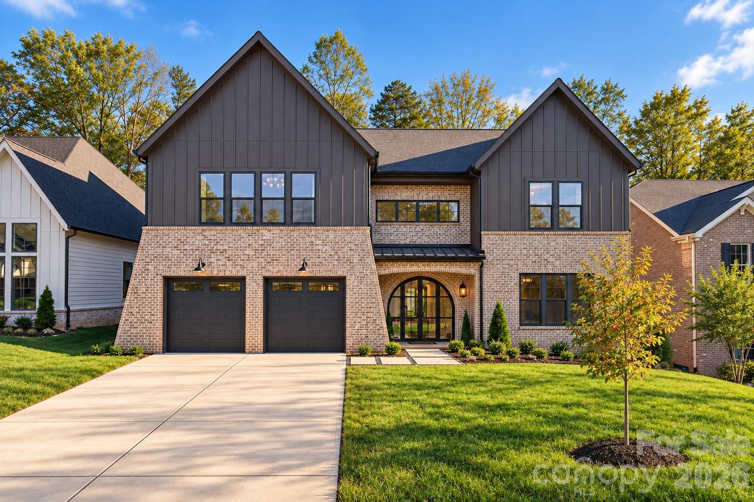 Single Family Residence at 221 Smithfield Drive, Charlotte, photo 2 of 39