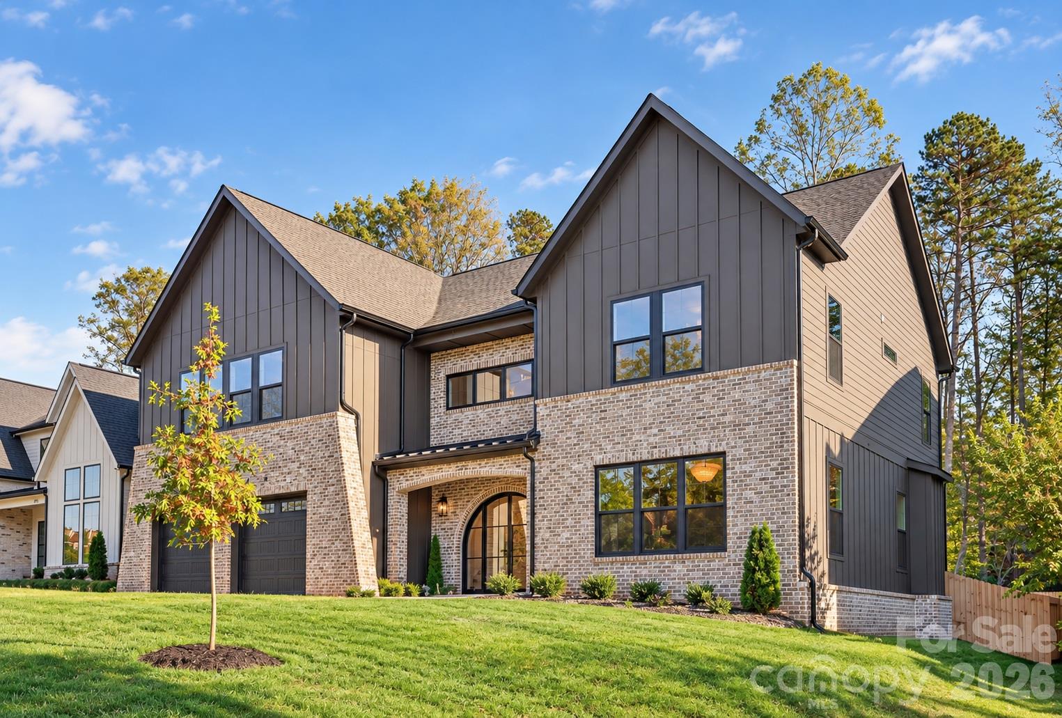 Single Family Residence at 221 Smithfield Drive, Charlotte, photo 5 of 39