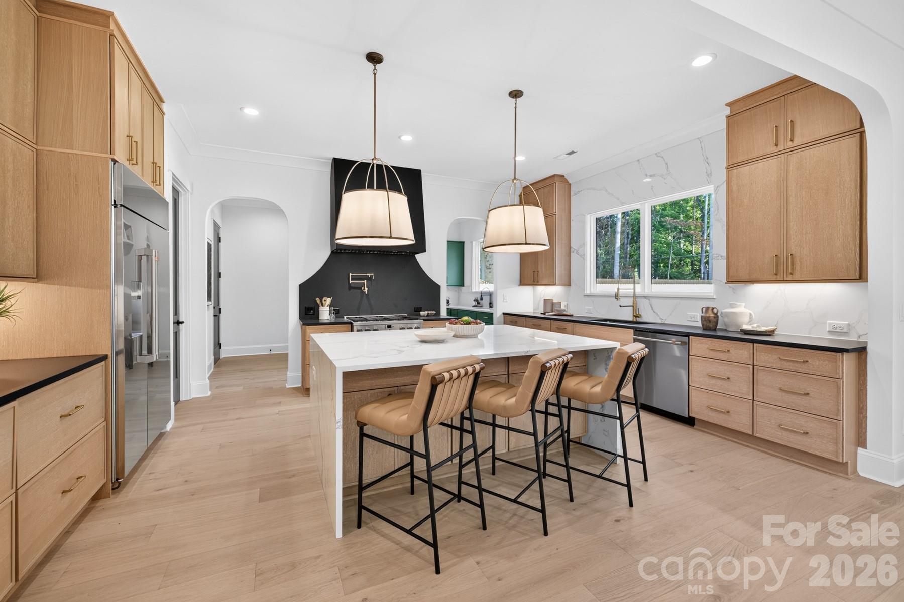 Single Family Residence at 221 Smithfield Drive, Charlotte, photo 9 of 39