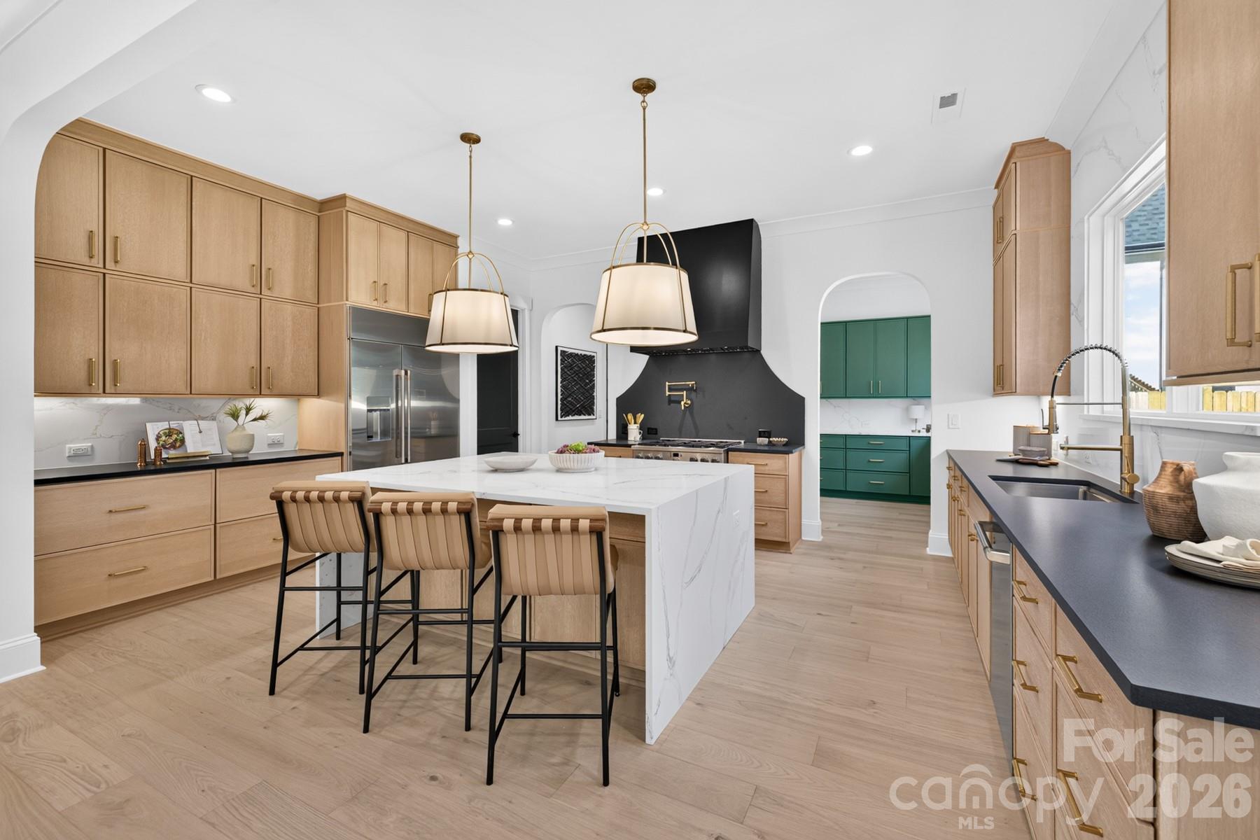 Single Family Residence at 221 Smithfield Drive, Charlotte, photo 10 of 39