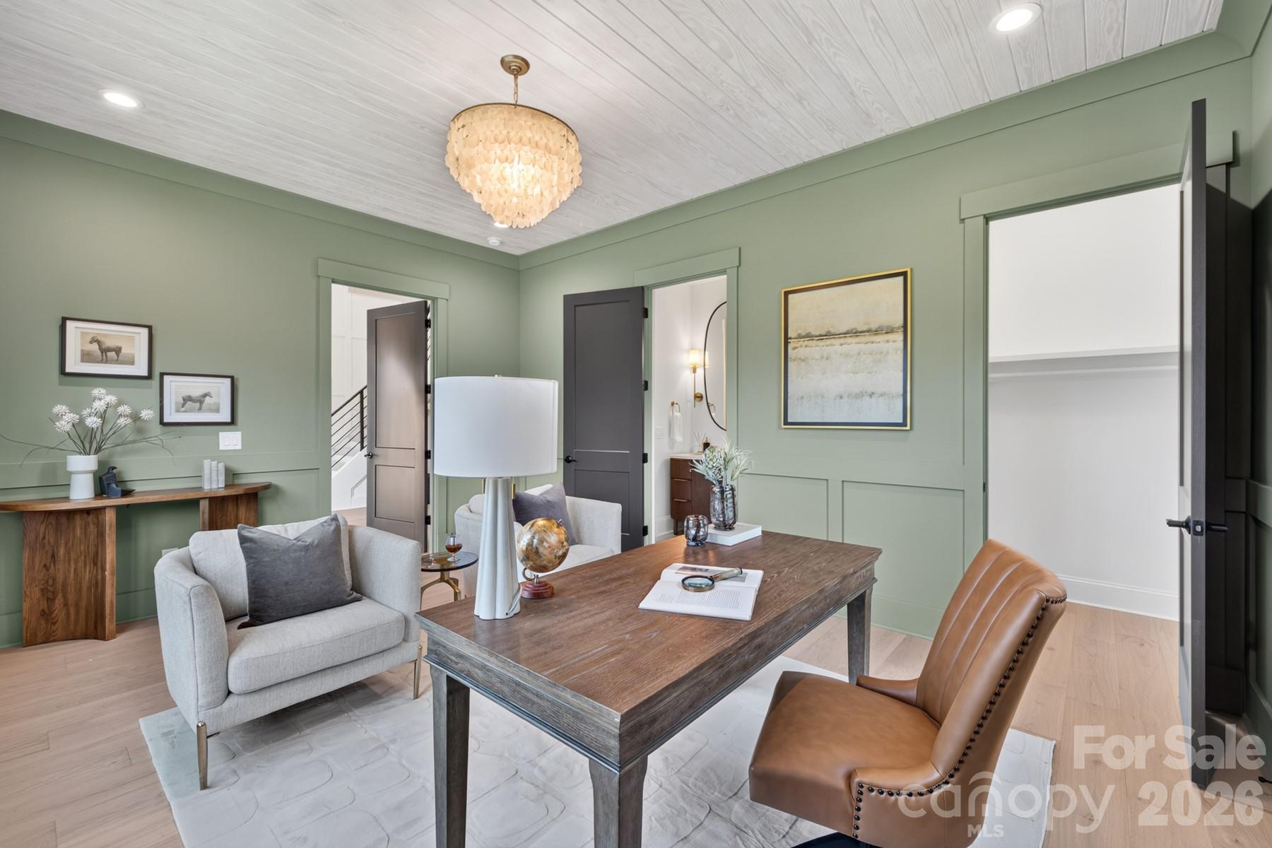 Single Family Residence at 221 Smithfield Drive, Charlotte, photo 17 of 39