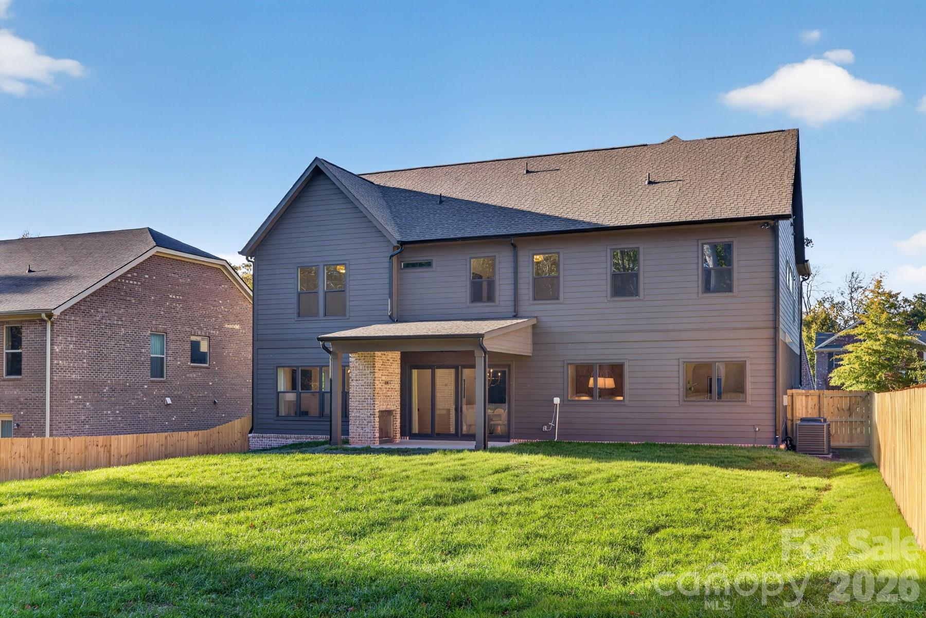 Single Family Residence at 221 Smithfield Drive, Charlotte, photo 36 of 39
