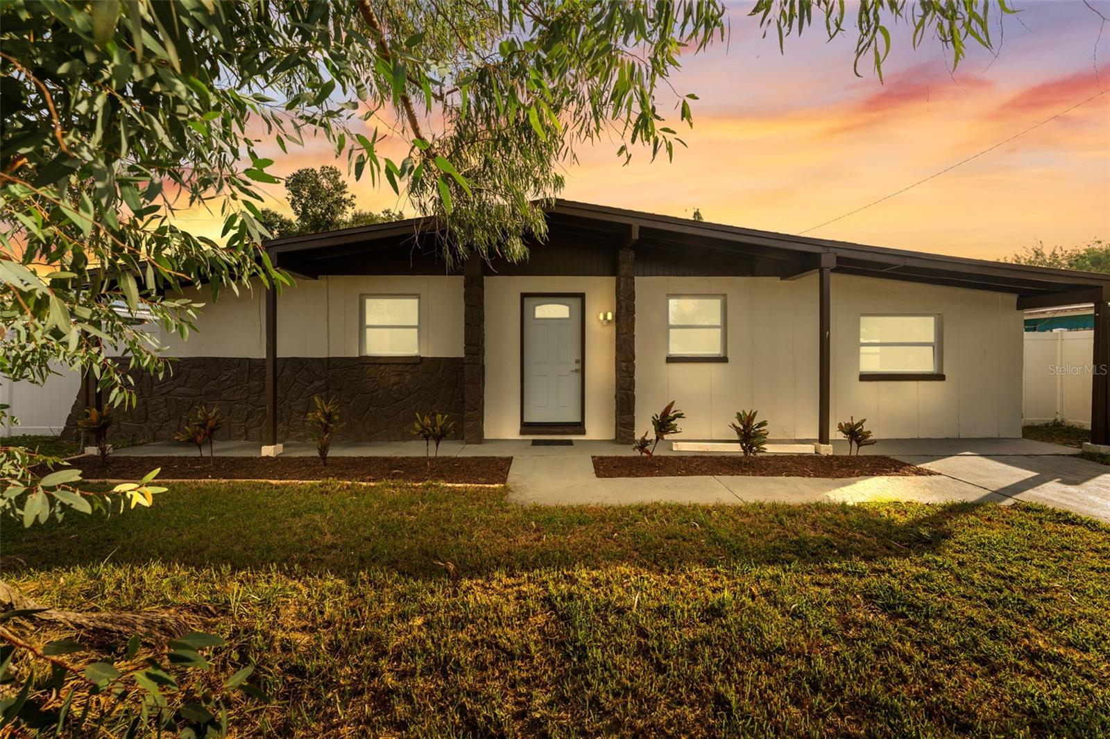 8307 LIBBY LN