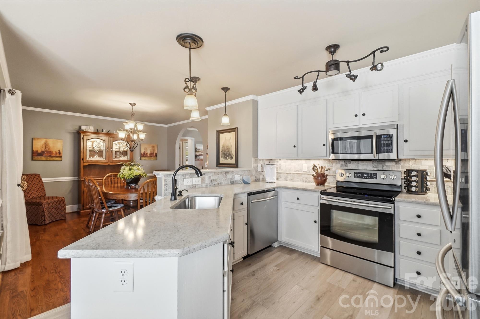 Kitchen - 100 Megan Court, Monroe