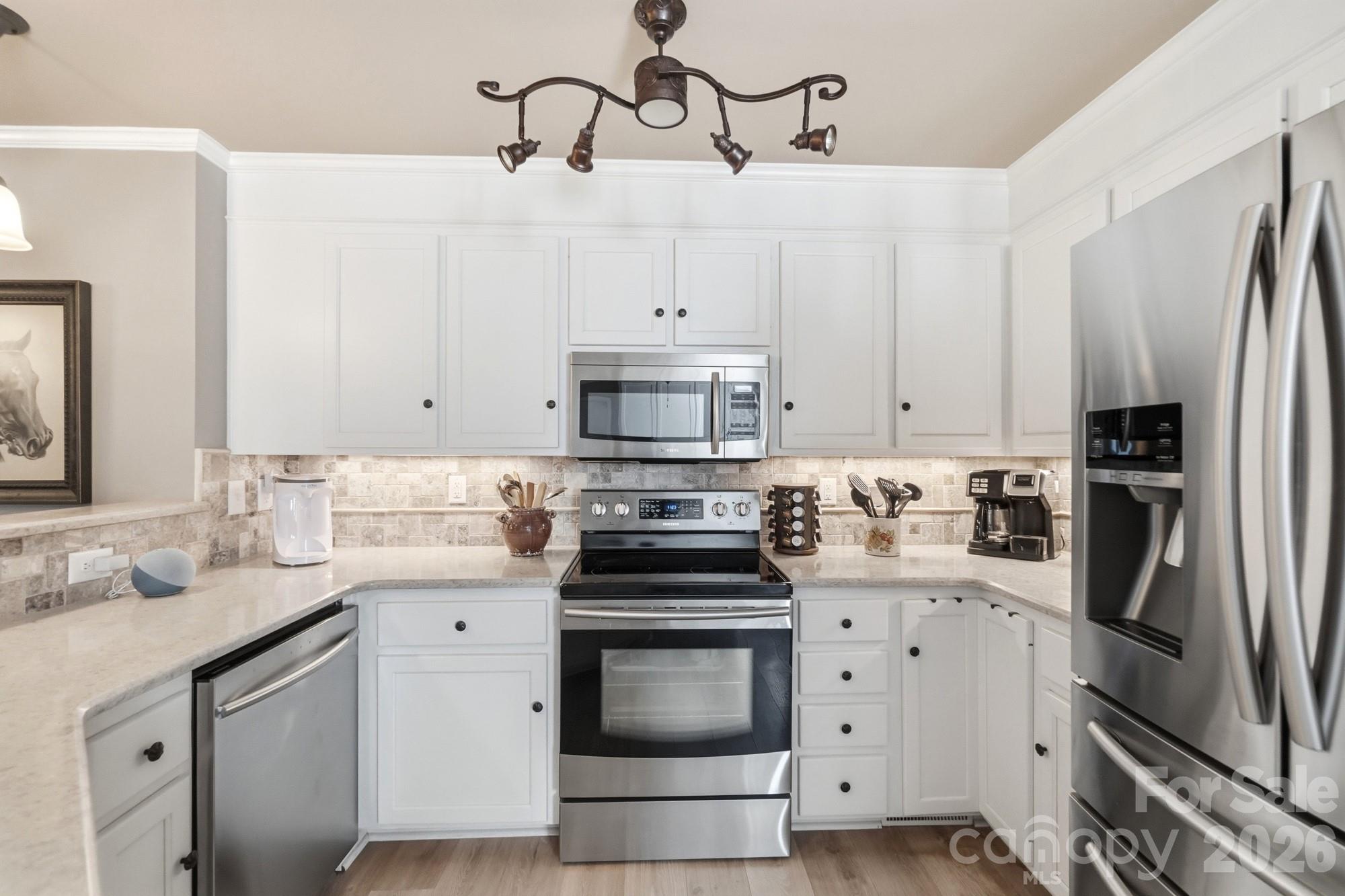 Kitchen - 100 Megan Court, Monroe