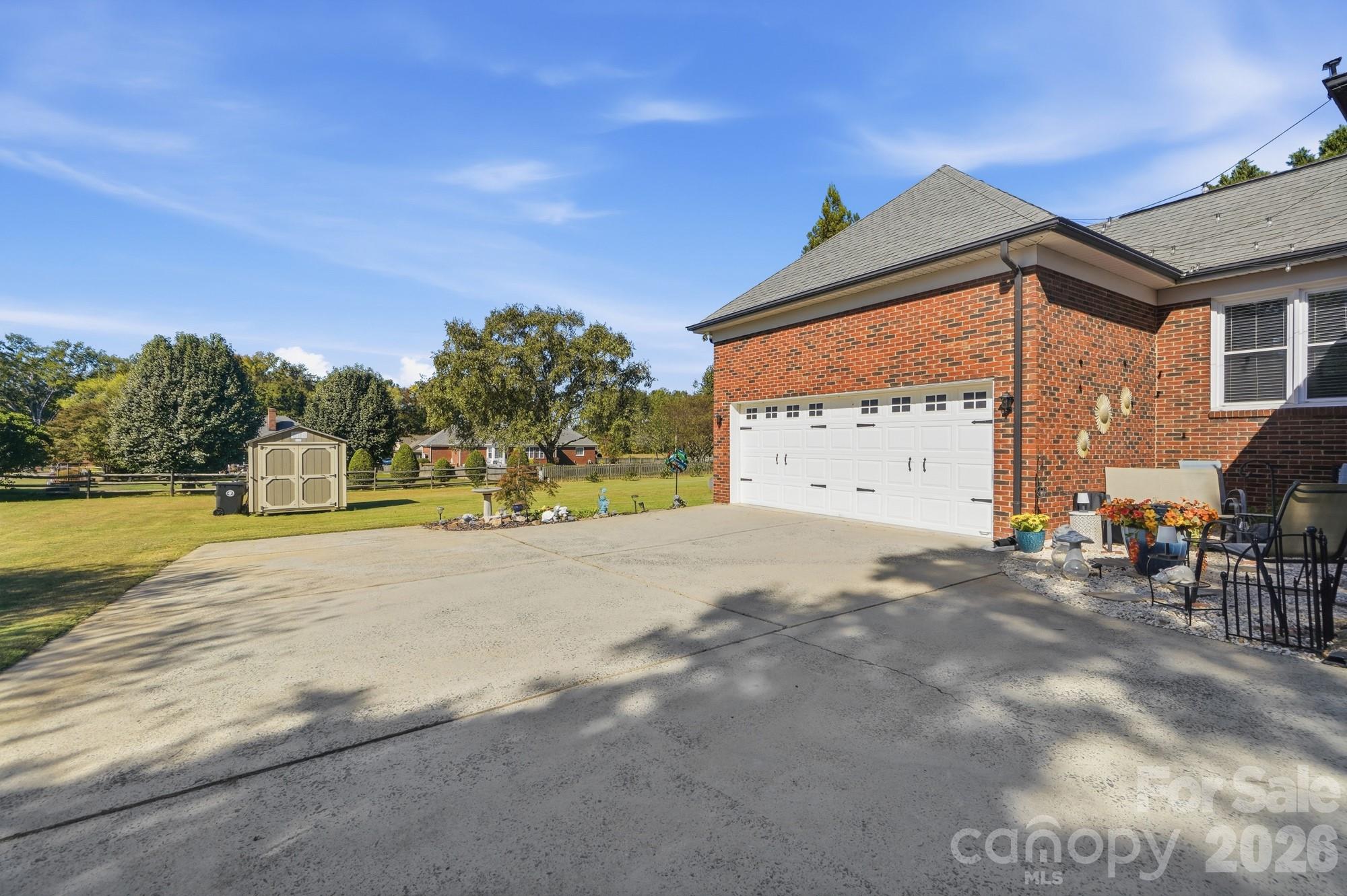 Driveway - 100 Megan Court, Monroe