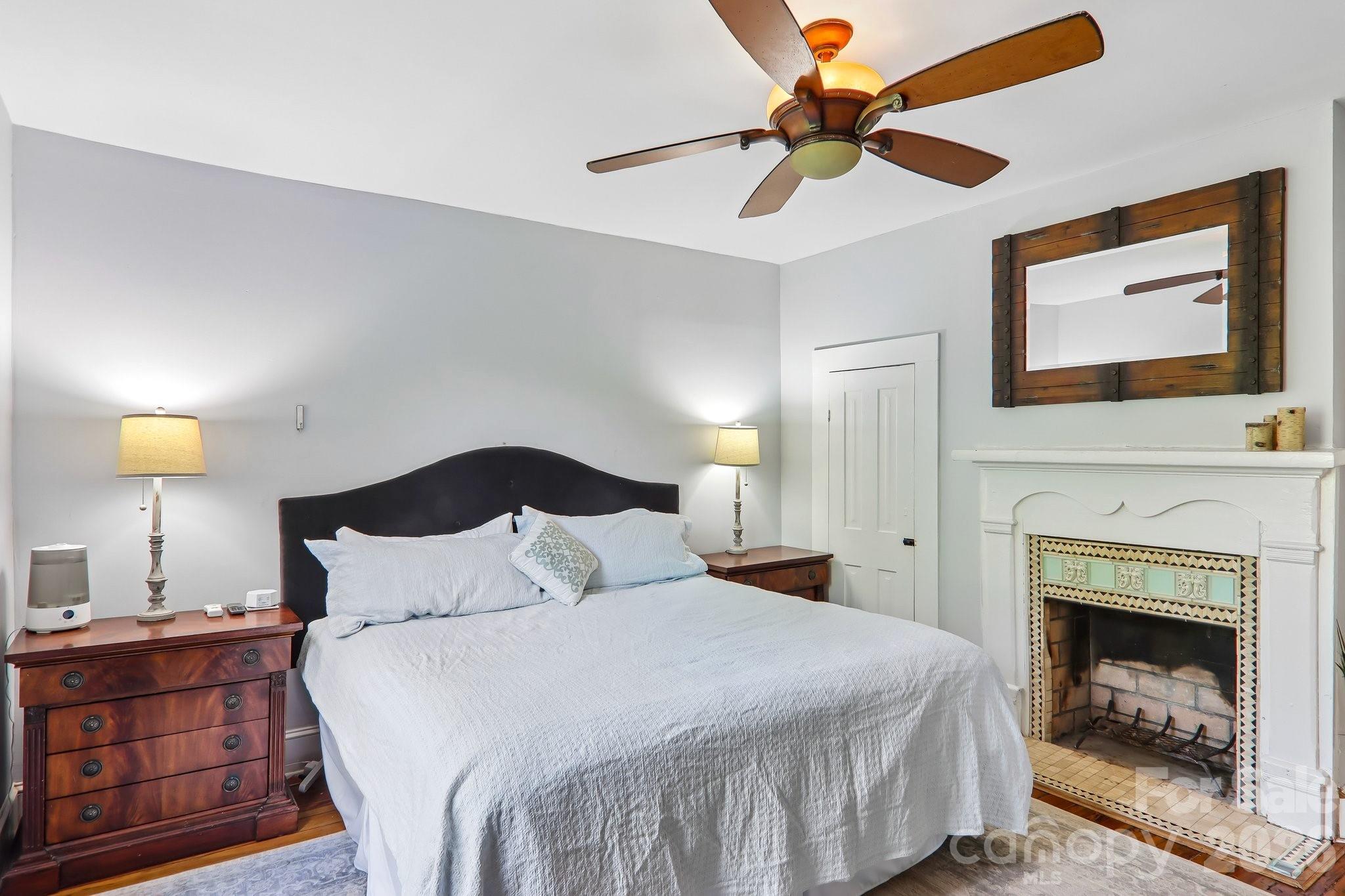Primary bedroom on main - 23 Tuskeegee Street, Asheville
