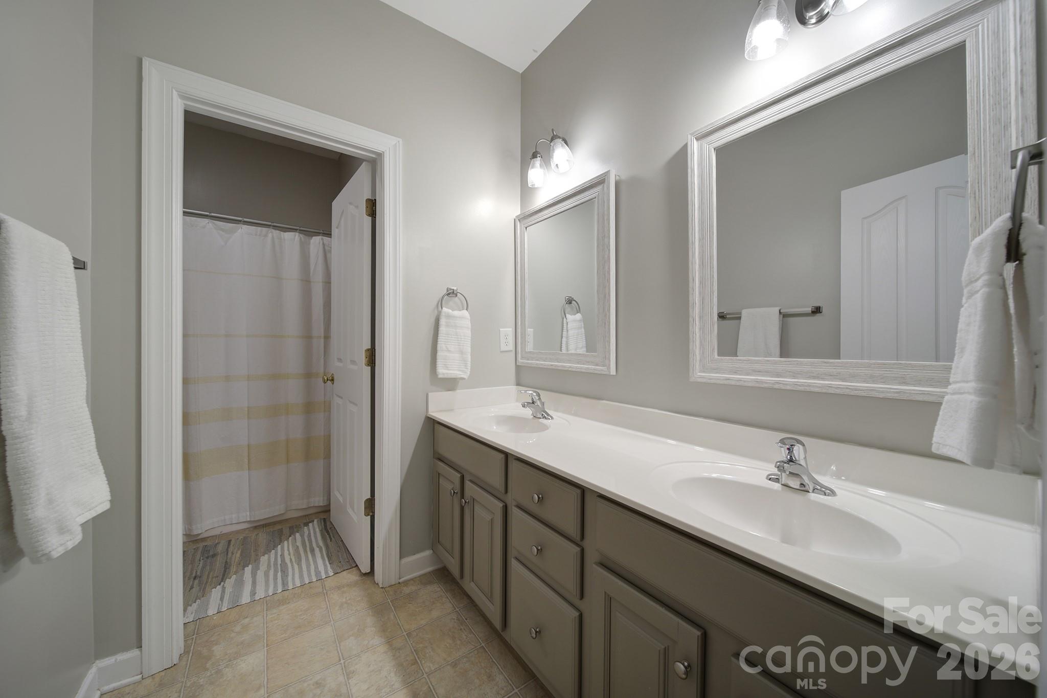Single Family Residence at 105 Coburn Court, Fort Mill, photo 20 of 39