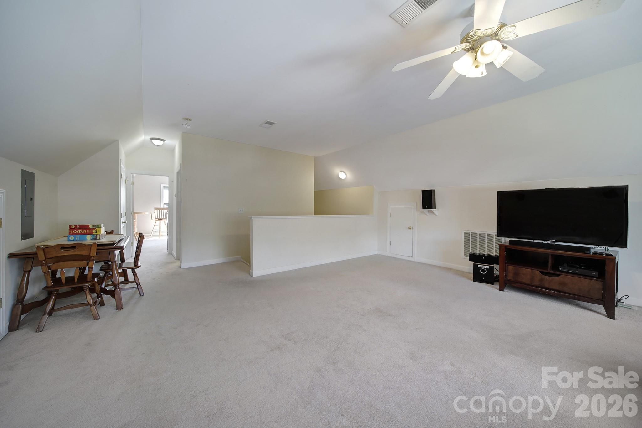 Single Family Residence at 105 Coburn Court, Fort Mill, photo 26 of 39