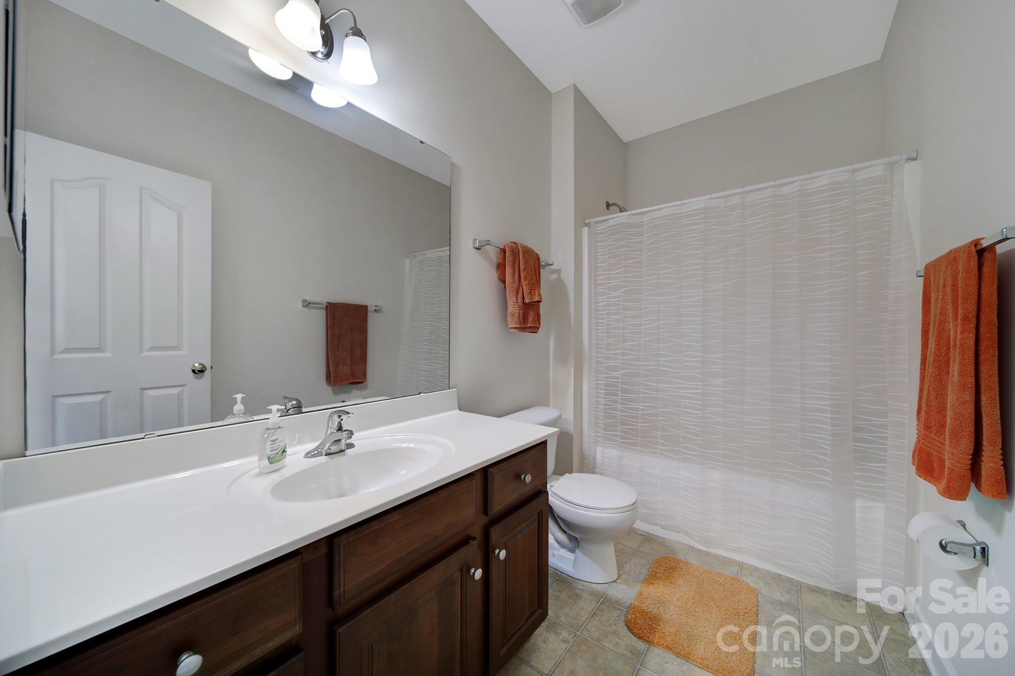 Single Family Residence at 105 Coburn Court, Fort Mill, photo 28 of 39