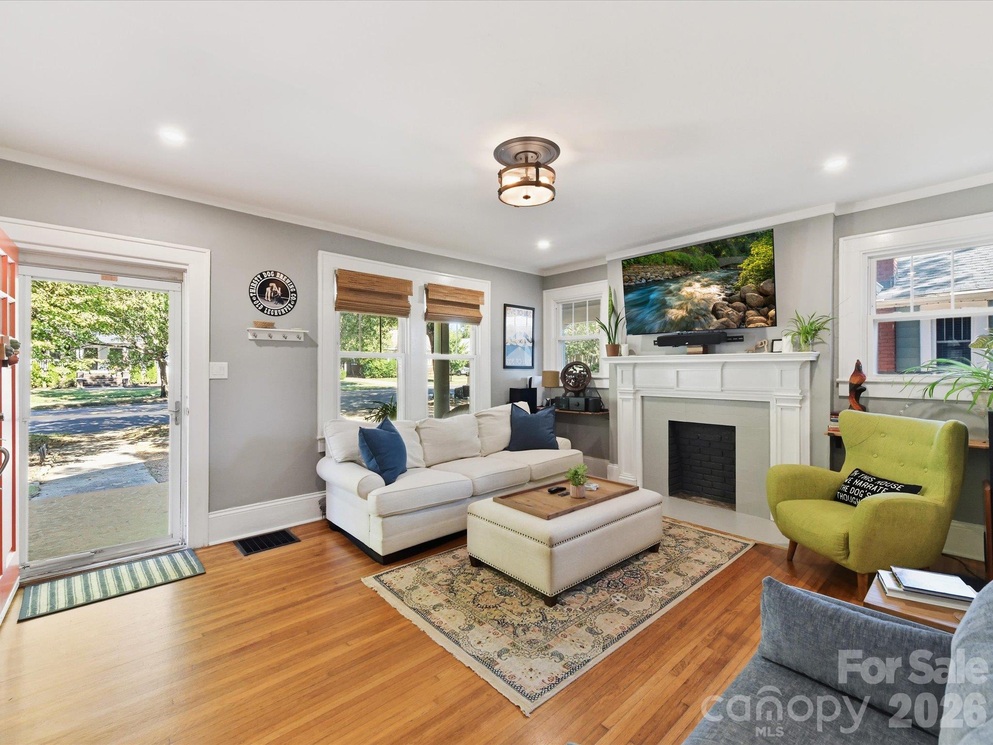 Single Family Residence at 415 West Boulevard, Charlotte, photo 10 of 43