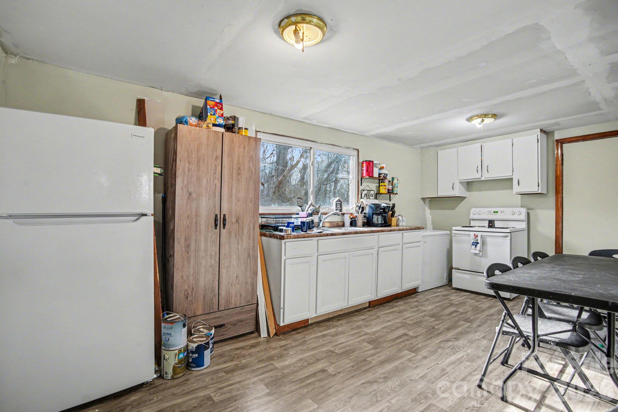 Single Family Residence at 115 McCain Street, Waxhaw, photo 6 of 19