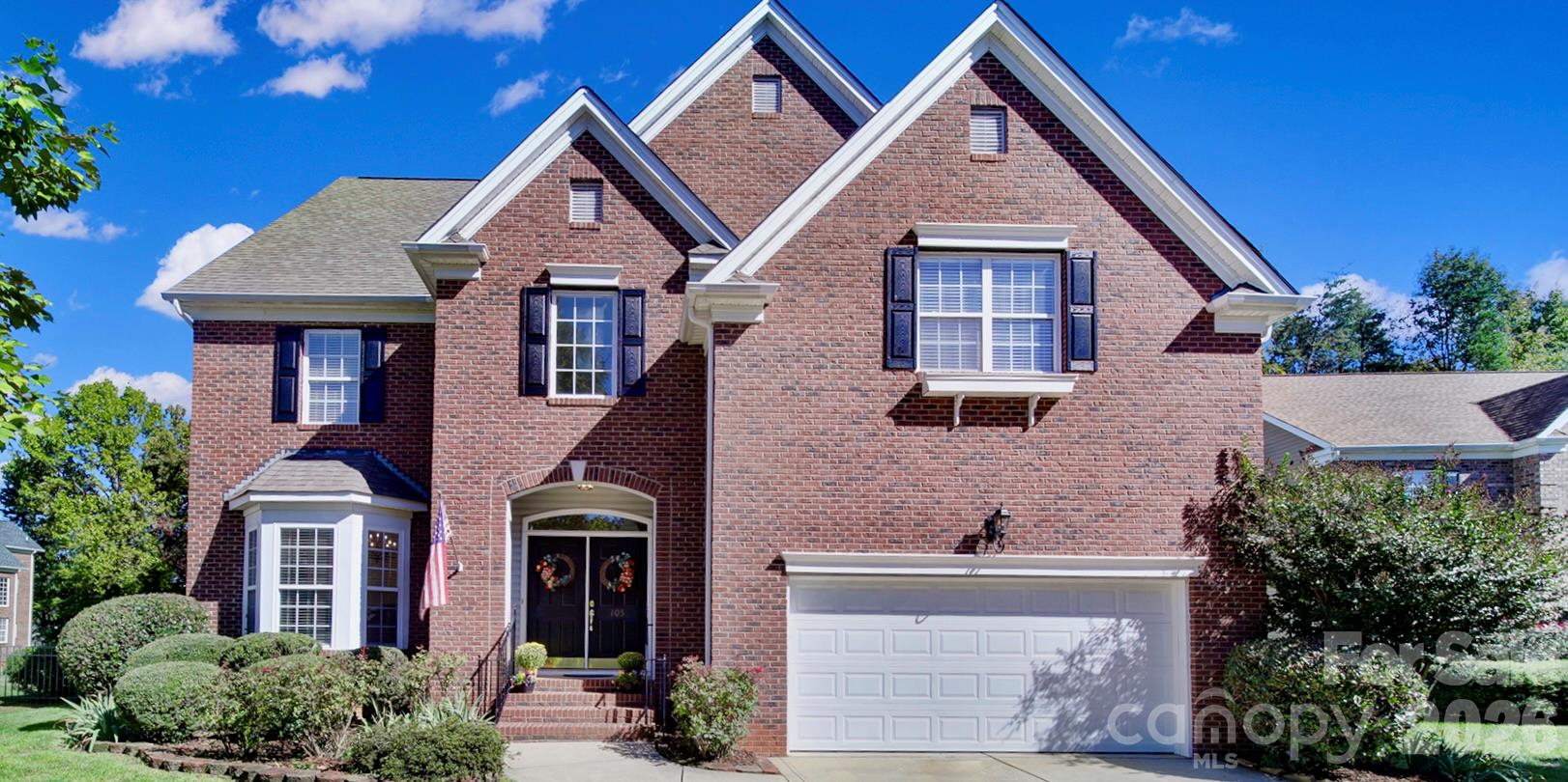 Single Family Residence at 105 Coburn Court, Fort Mill, photo 2 of 39