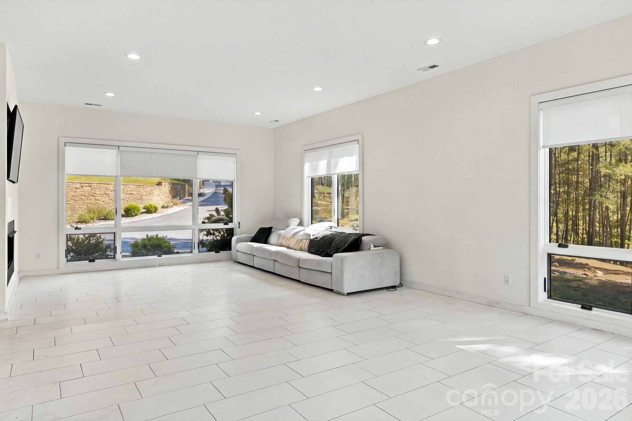 Living Room - 5414 Bridgewater Drive, Granite Falls