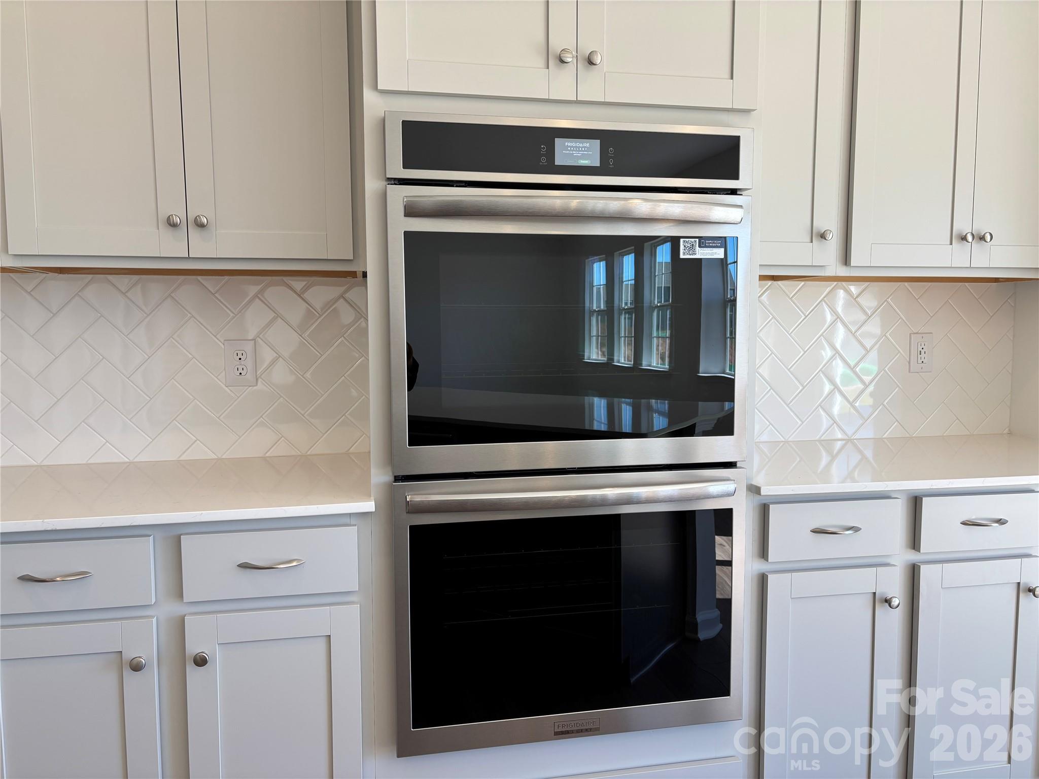 Entertaining is a breeze with these full size double ovens - 1717 Grassy Knoll Trail, Maiden