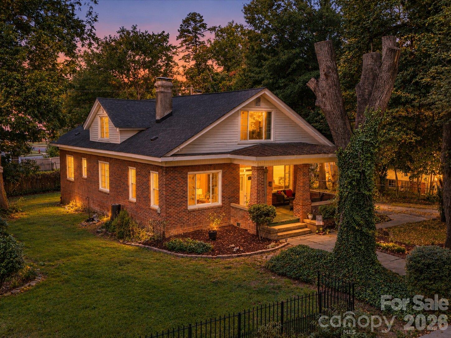 Single Family Residence at 707 S York Street, Gastonia, photo 26 of 89