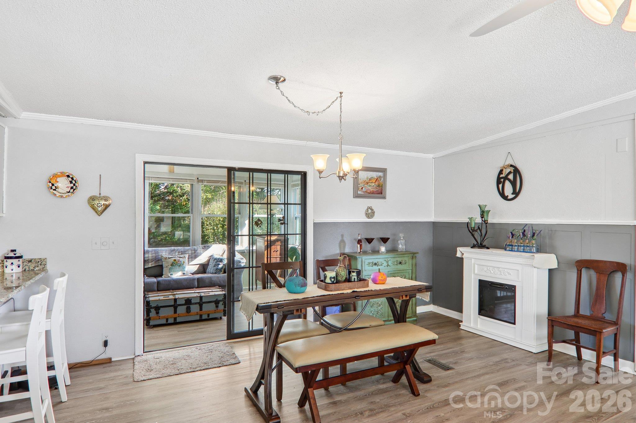 Single Family Residence at 304 Meadowbrook Court, Hendersonville, photo 12 of 48