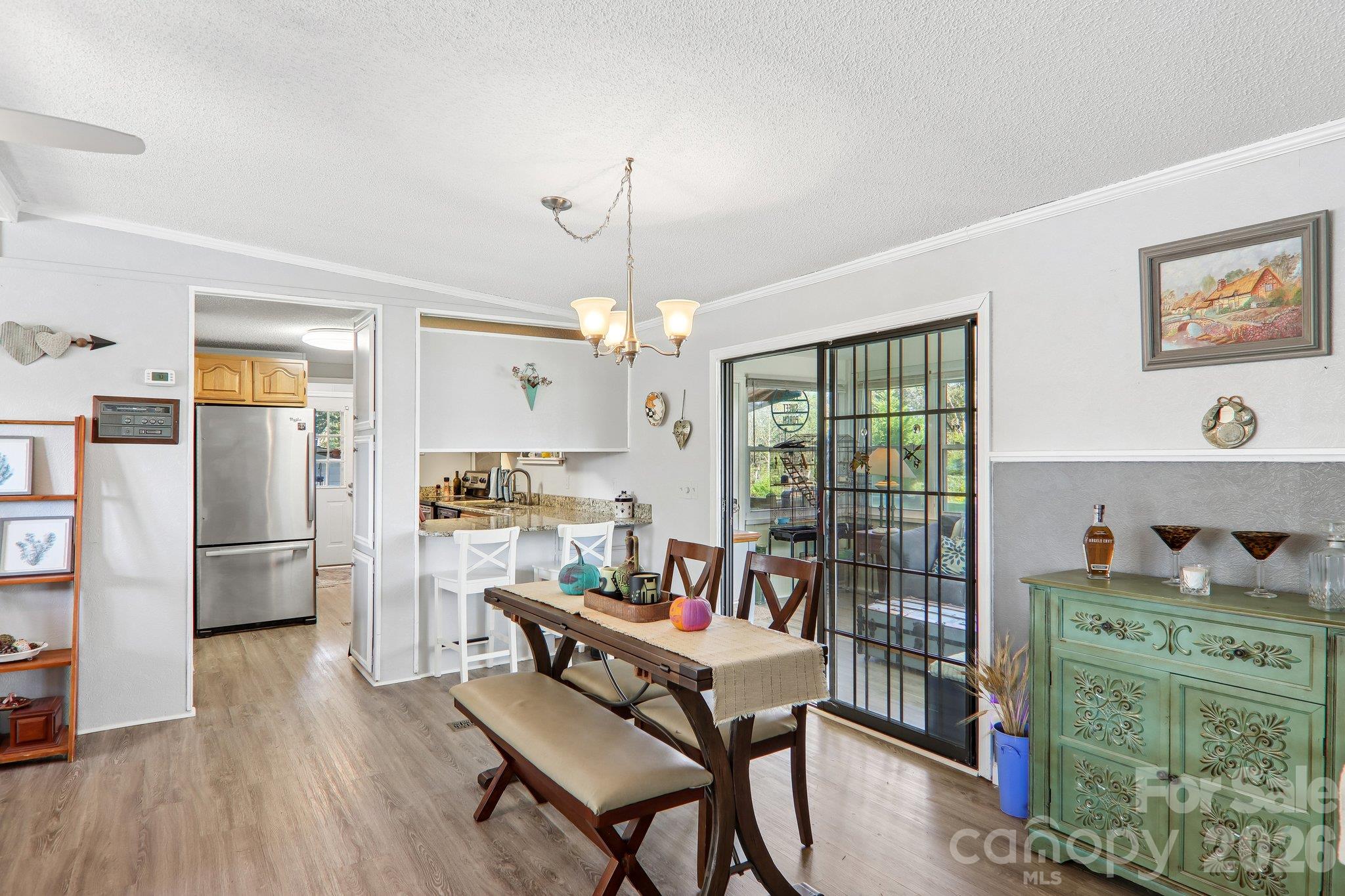 Single Family Residence at 304 Meadowbrook Court, Hendersonville, photo 13 of 48