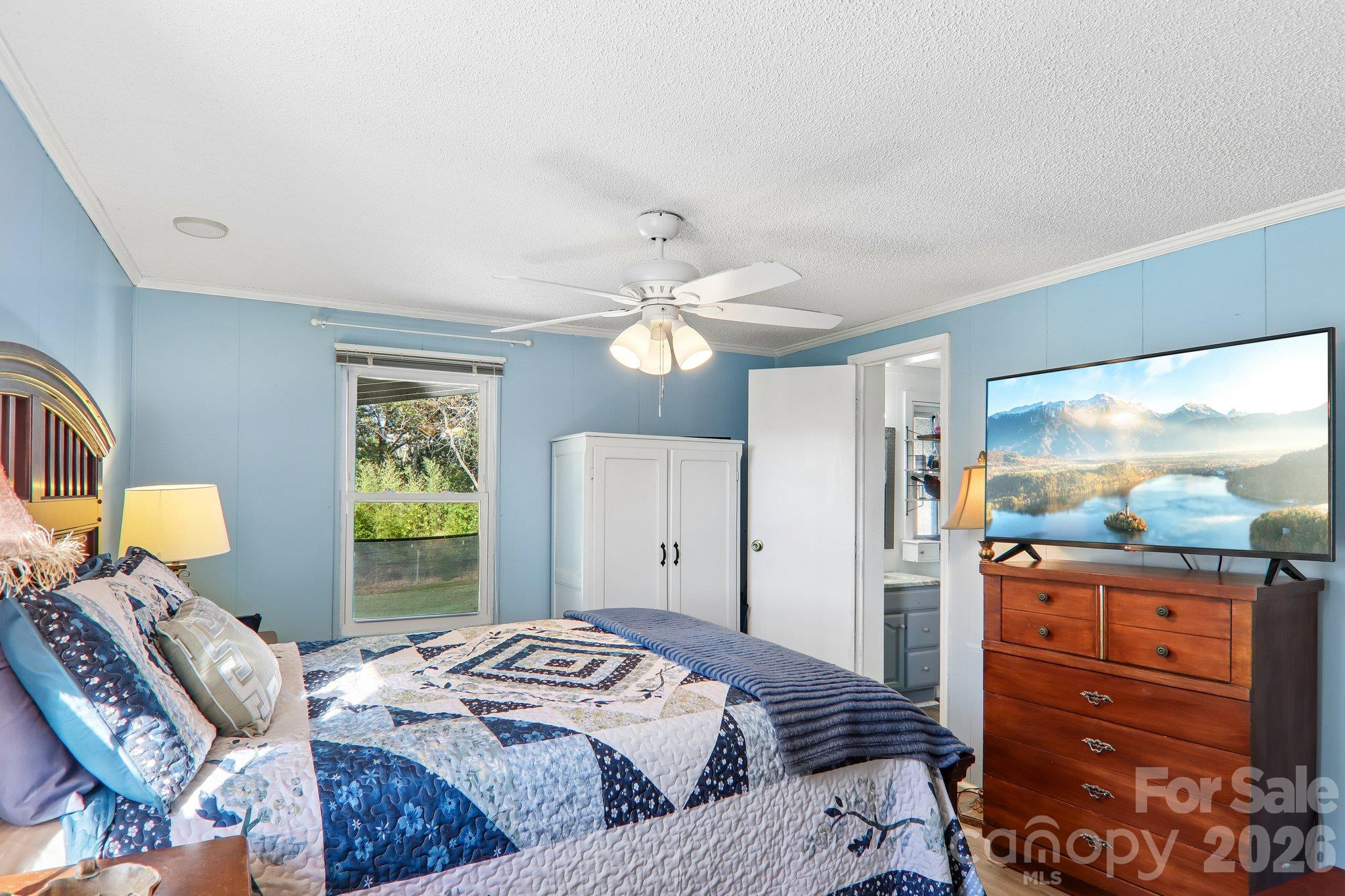 Single Family Residence at 304 Meadowbrook Court, Hendersonville, photo 21 of 48