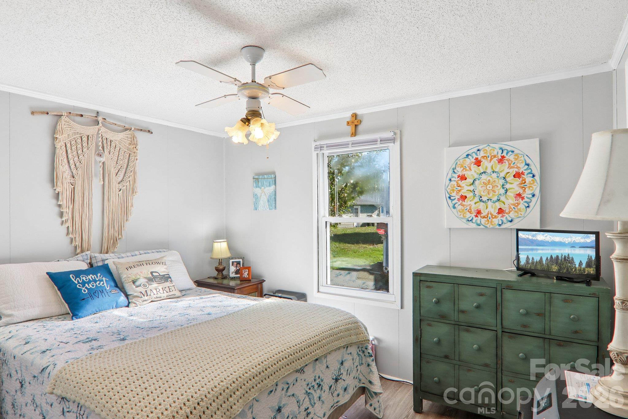 Single Family Residence at 304 Meadowbrook Court, Hendersonville, photo 29 of 48
