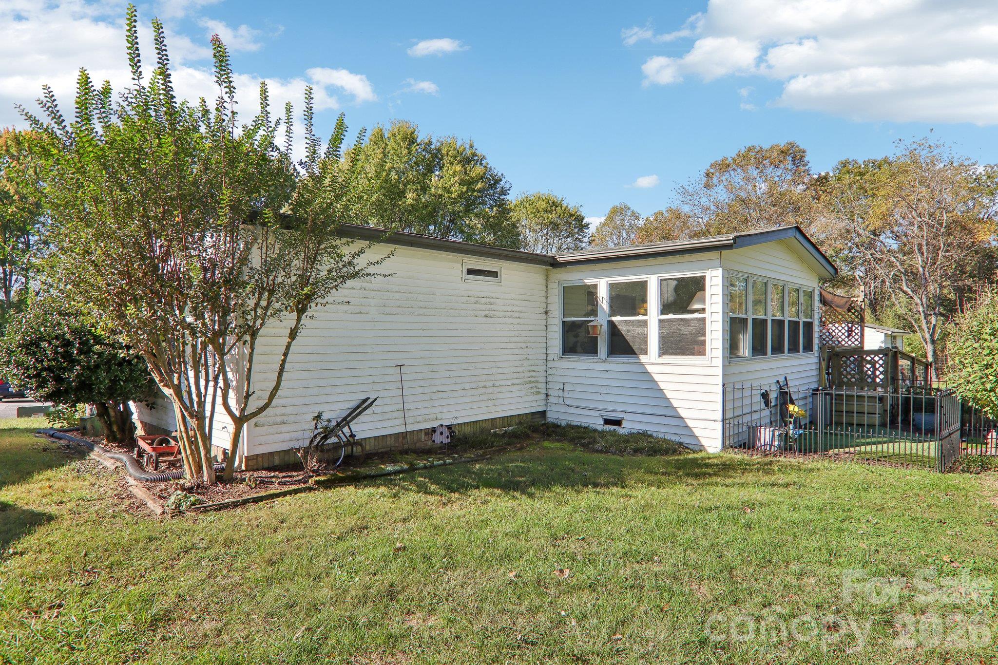 Single Family Residence at 304 Meadowbrook Court, Hendersonville, photo 46 of 48