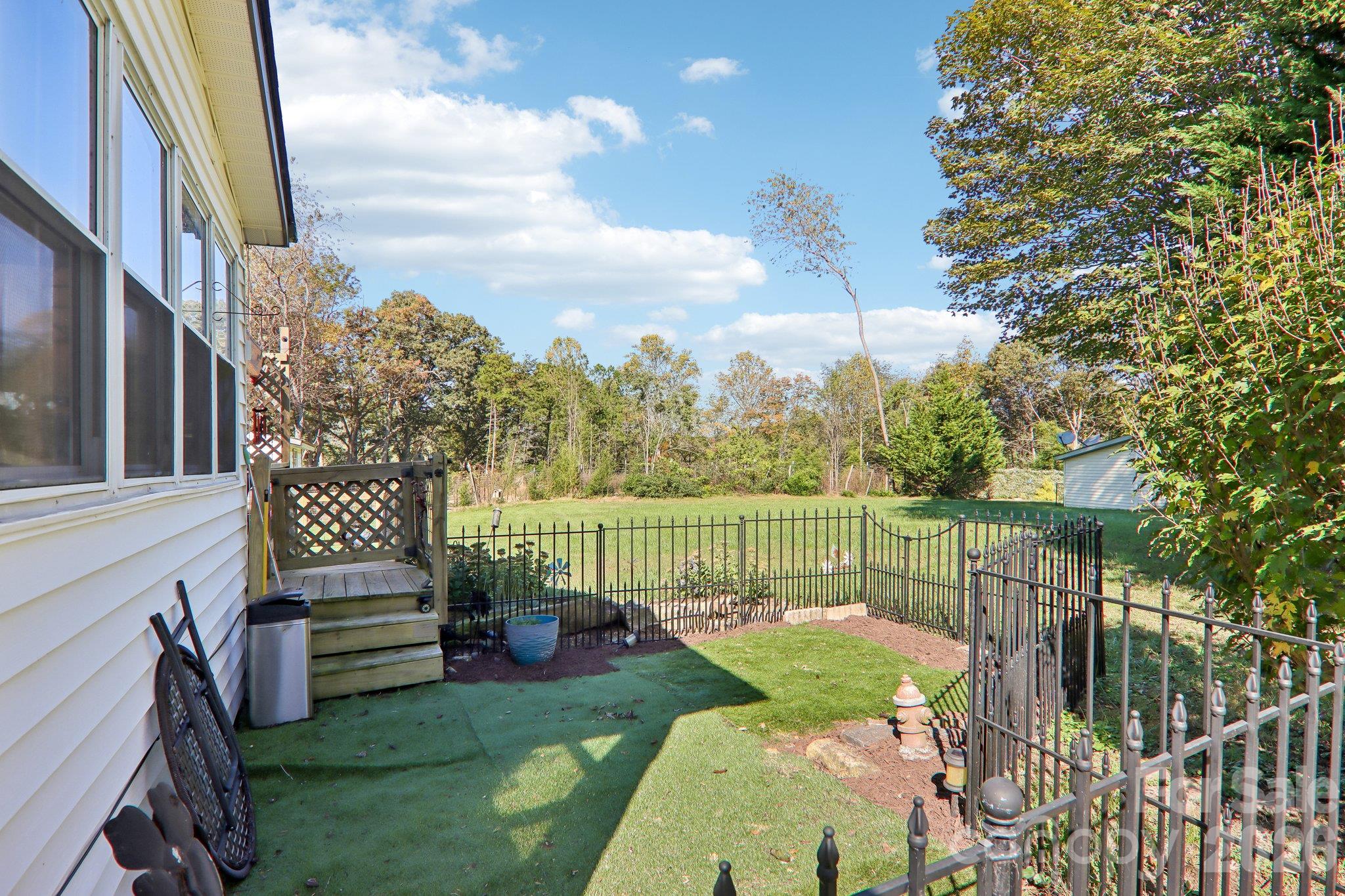 Single Family Residence at 304 Meadowbrook Court, Hendersonville, photo 47 of 48