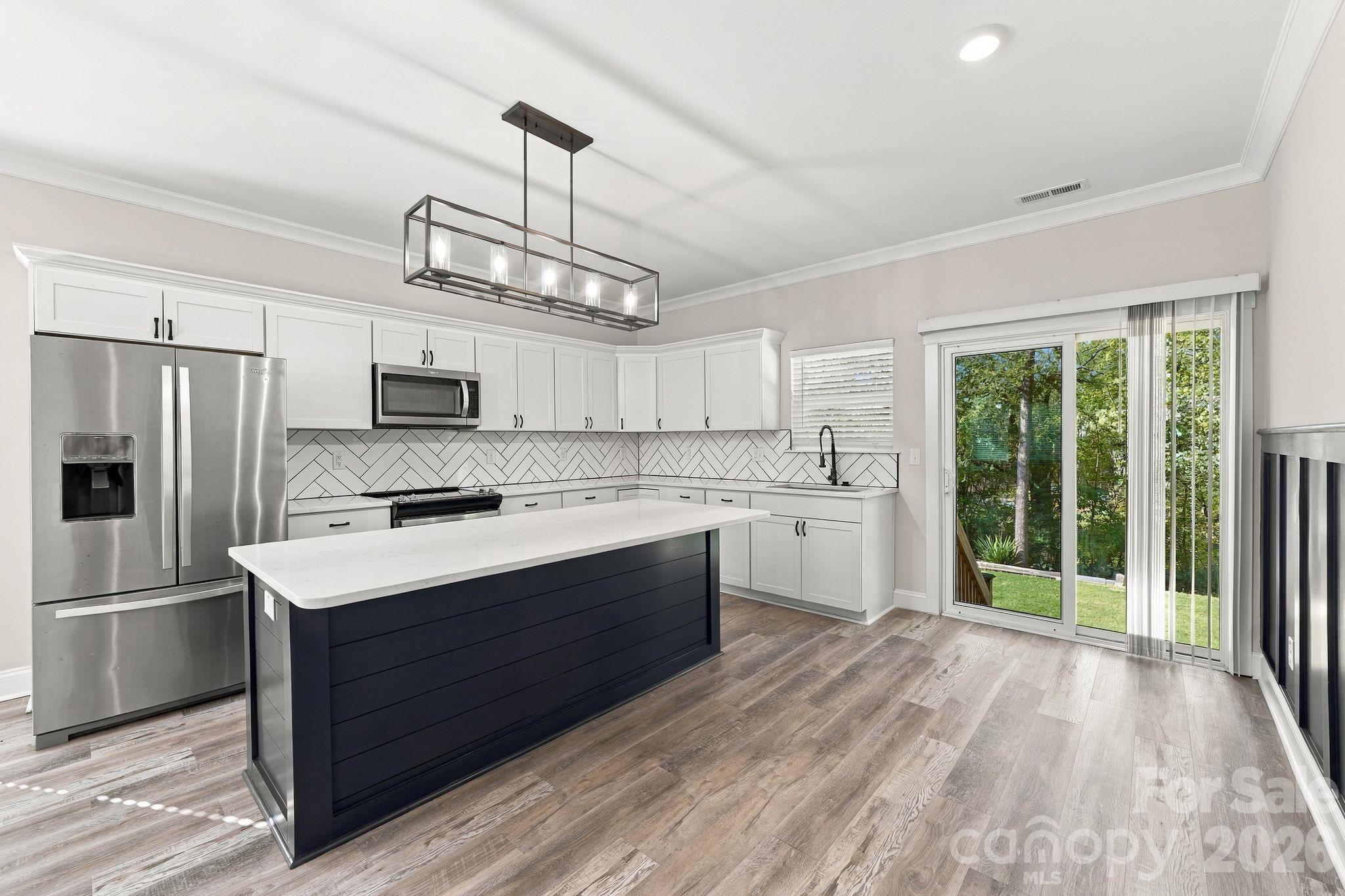 Kitchen and dining area with appliances to stay - 4224 Pebblebrook Circle, Concord