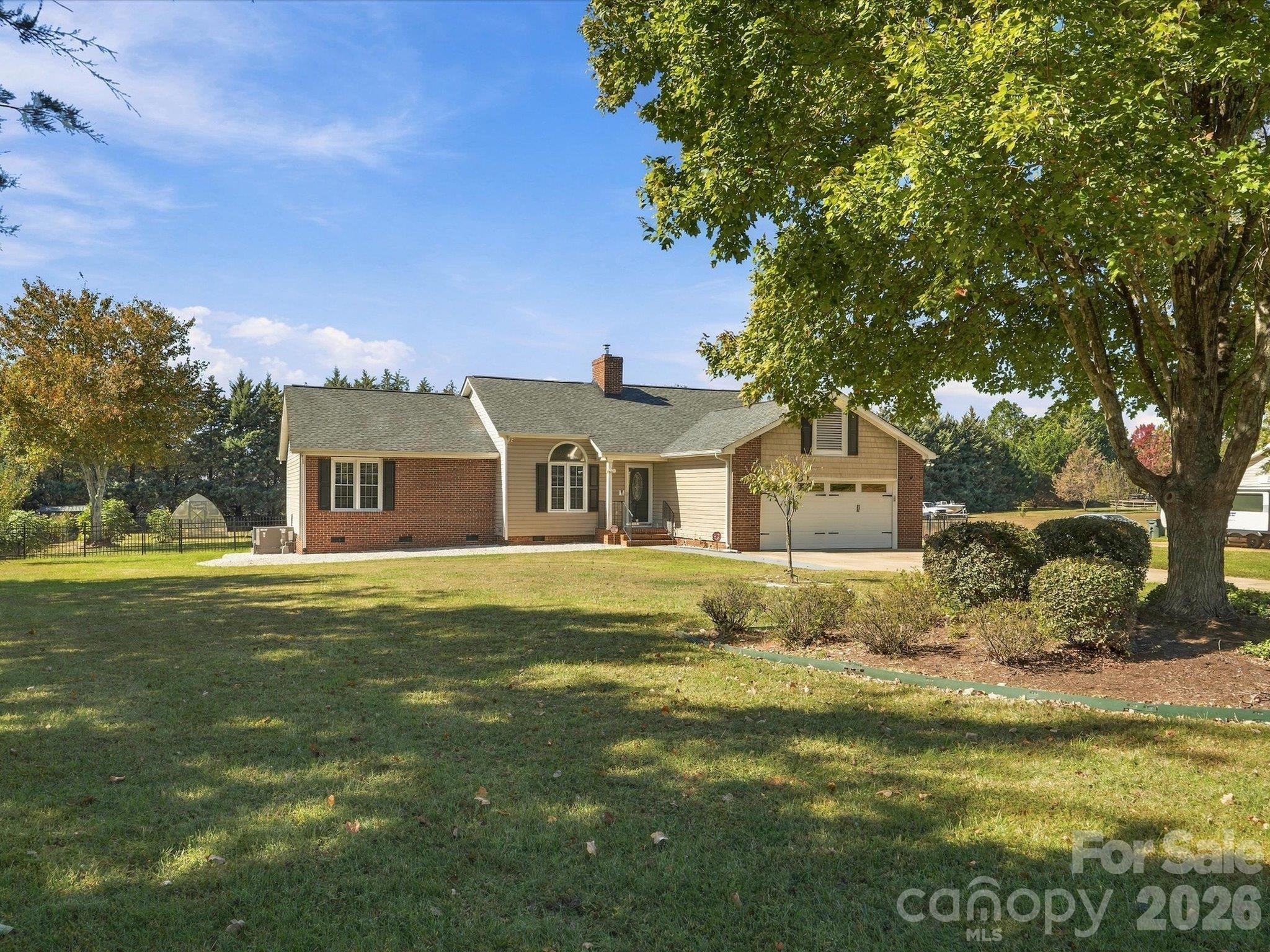 Single Family Residence at 106 Sterling Drive, York, photo 2 of 47