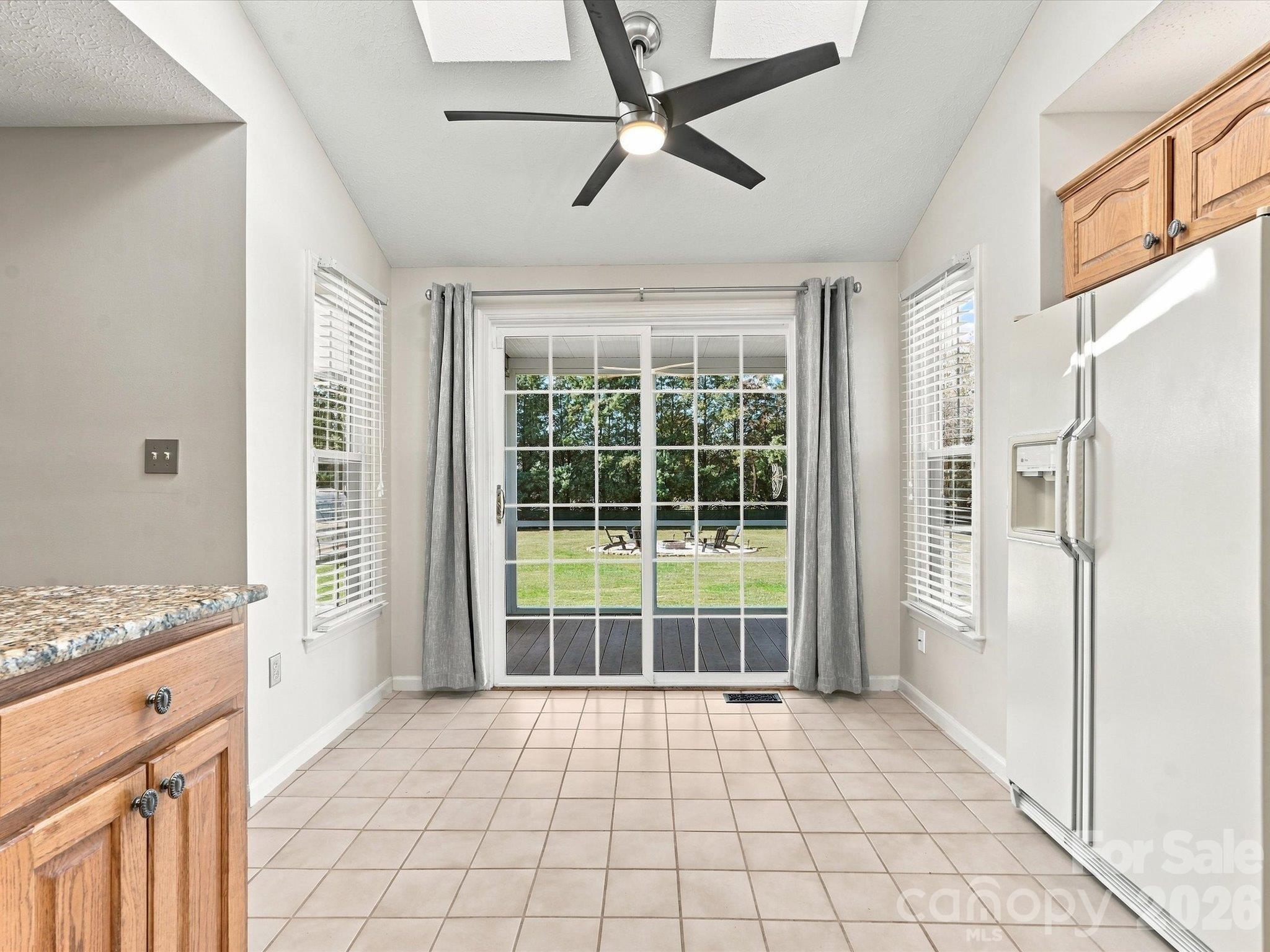 Single Family Residence at 106 Sterling Drive, York, photo 14 of 47