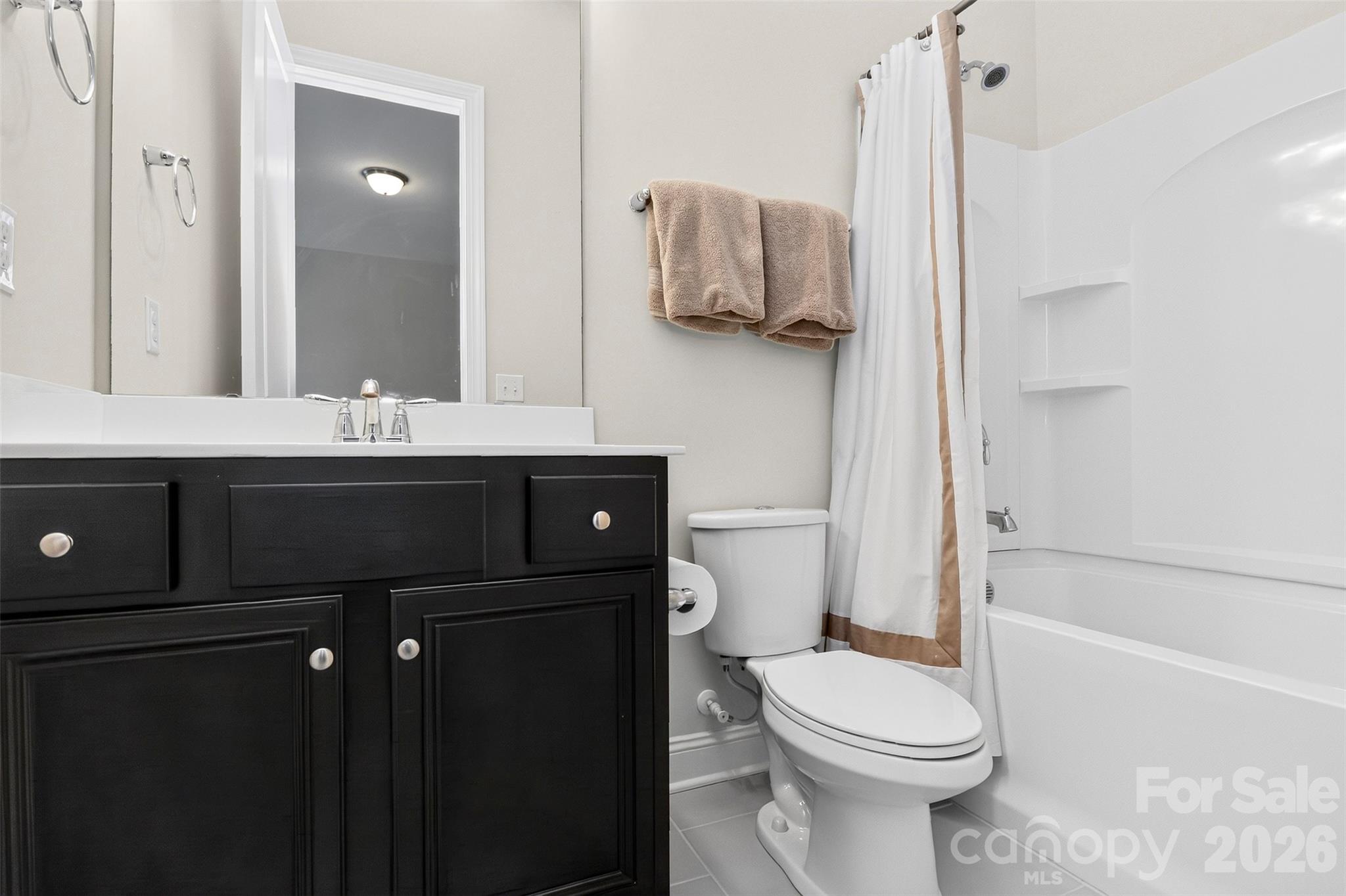 Full bath on main - 16708 Monocacy Boulevard, Huntersville