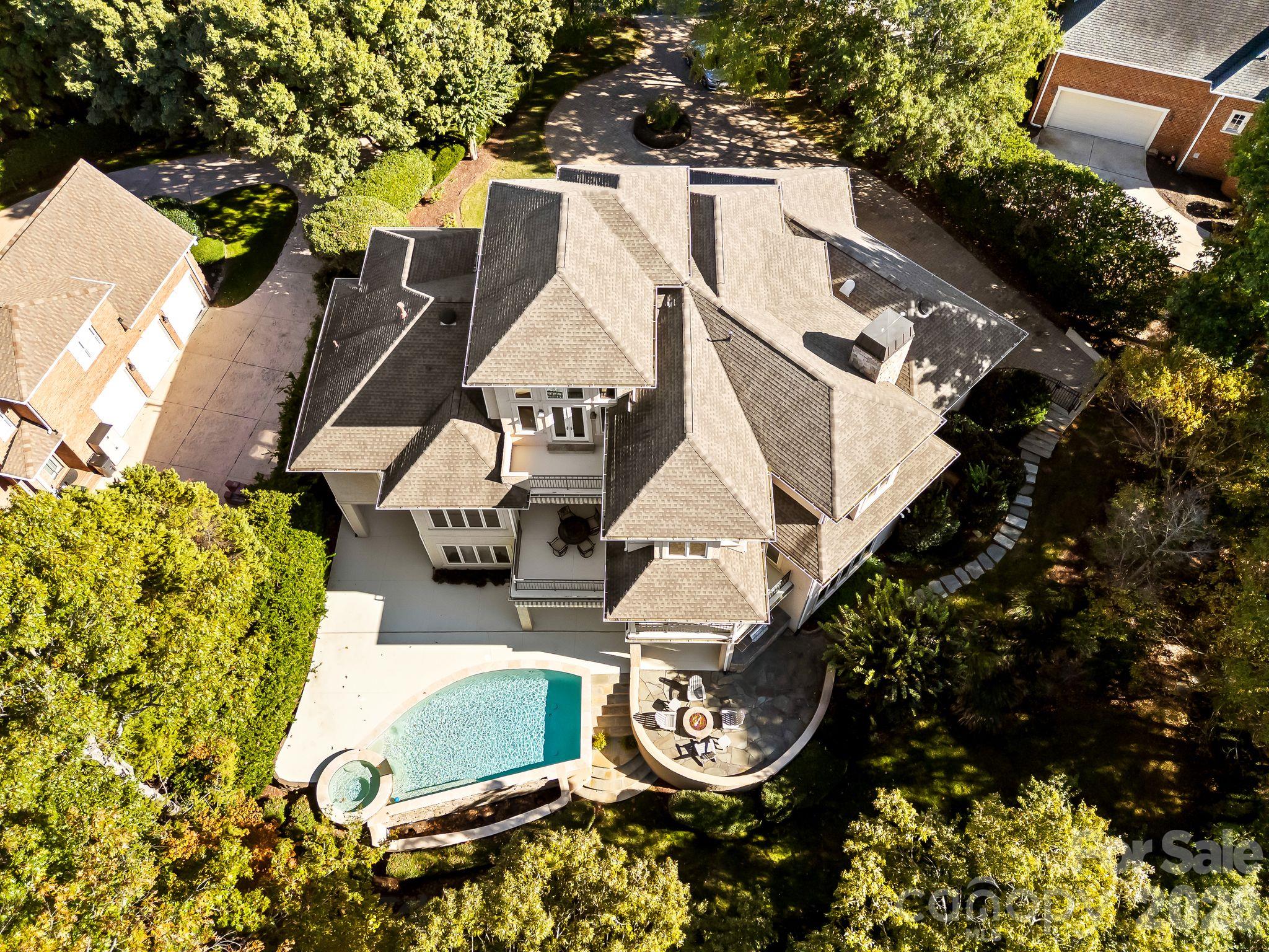 Single Family Residence at 14606 Jockeys Ridge Drive, Charlotte, photo 2 of 46
