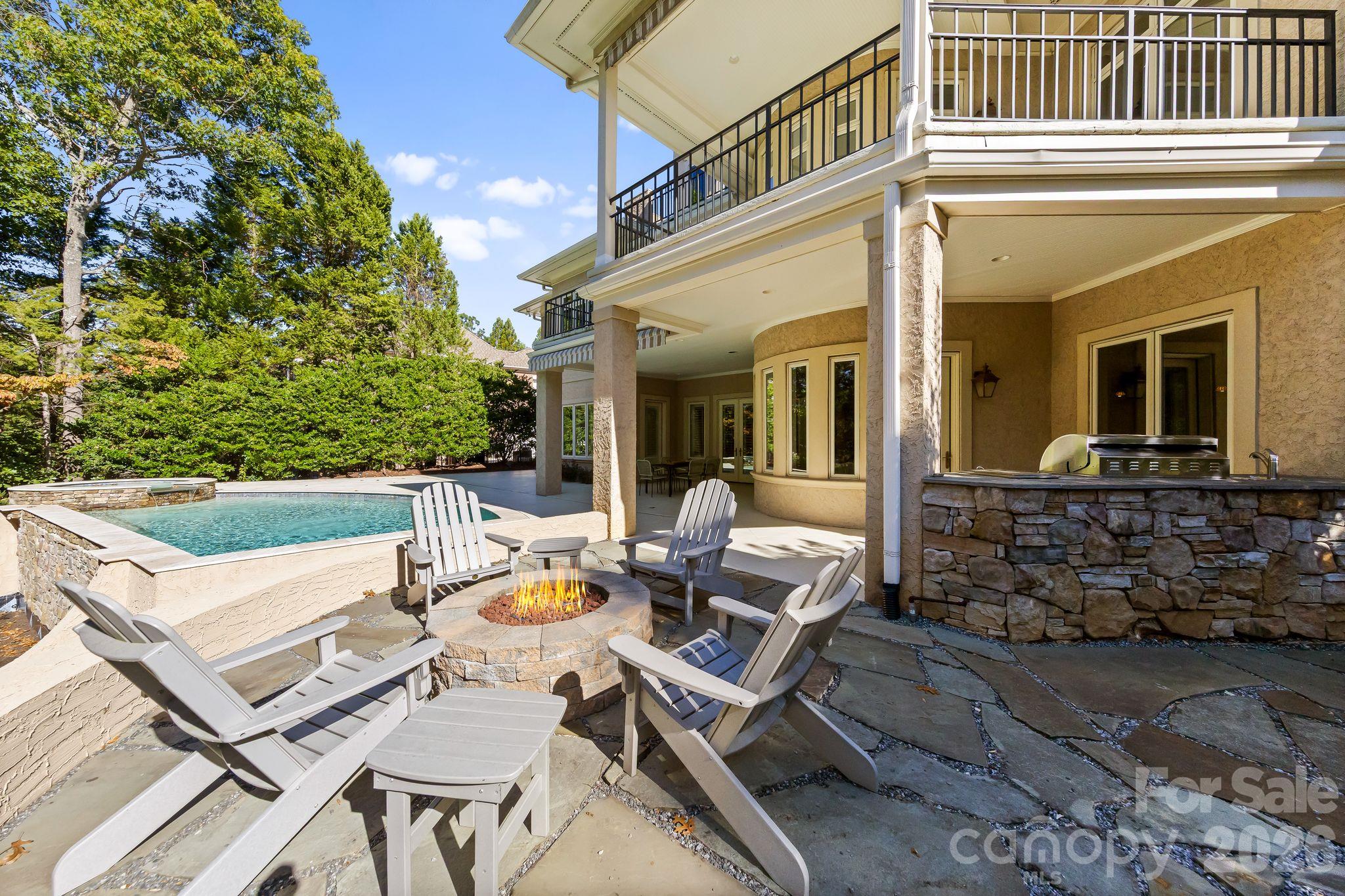 Single Family Residence at 14606 Jockeys Ridge Drive, Charlotte, photo 41 of 46